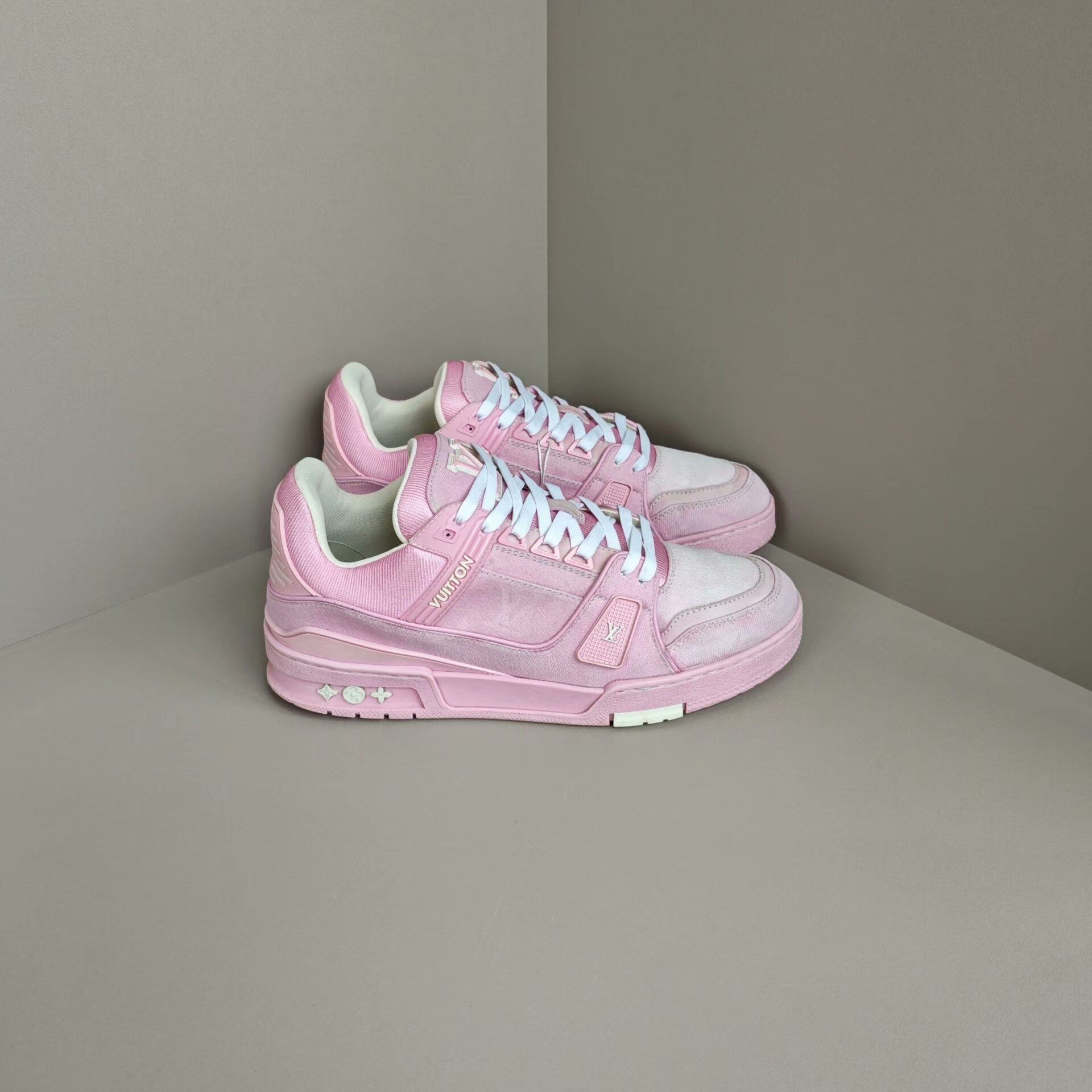 Louis Vuitton Louis Vuitton Training Denim Pink Lowtop Sneakers 7 Men Size US 7 / EU 40 - 4 Thumbnail