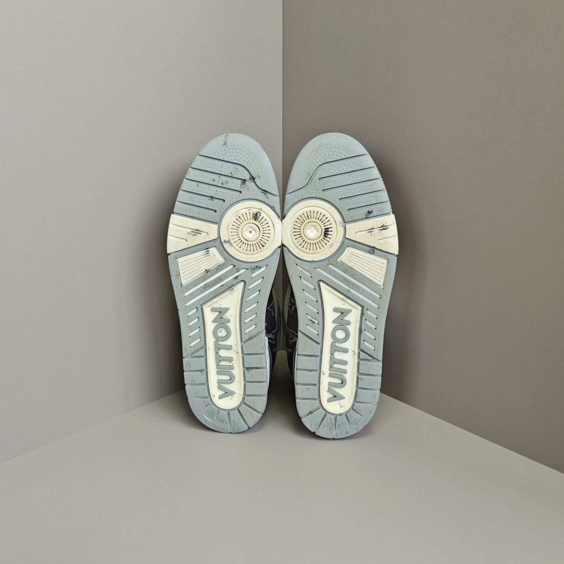 Louis Vuitton Louis Vuitton Training Denim White Lowtop Sneakers 9 Men Size US 9 / EU 42 - 5 Thumbnail
