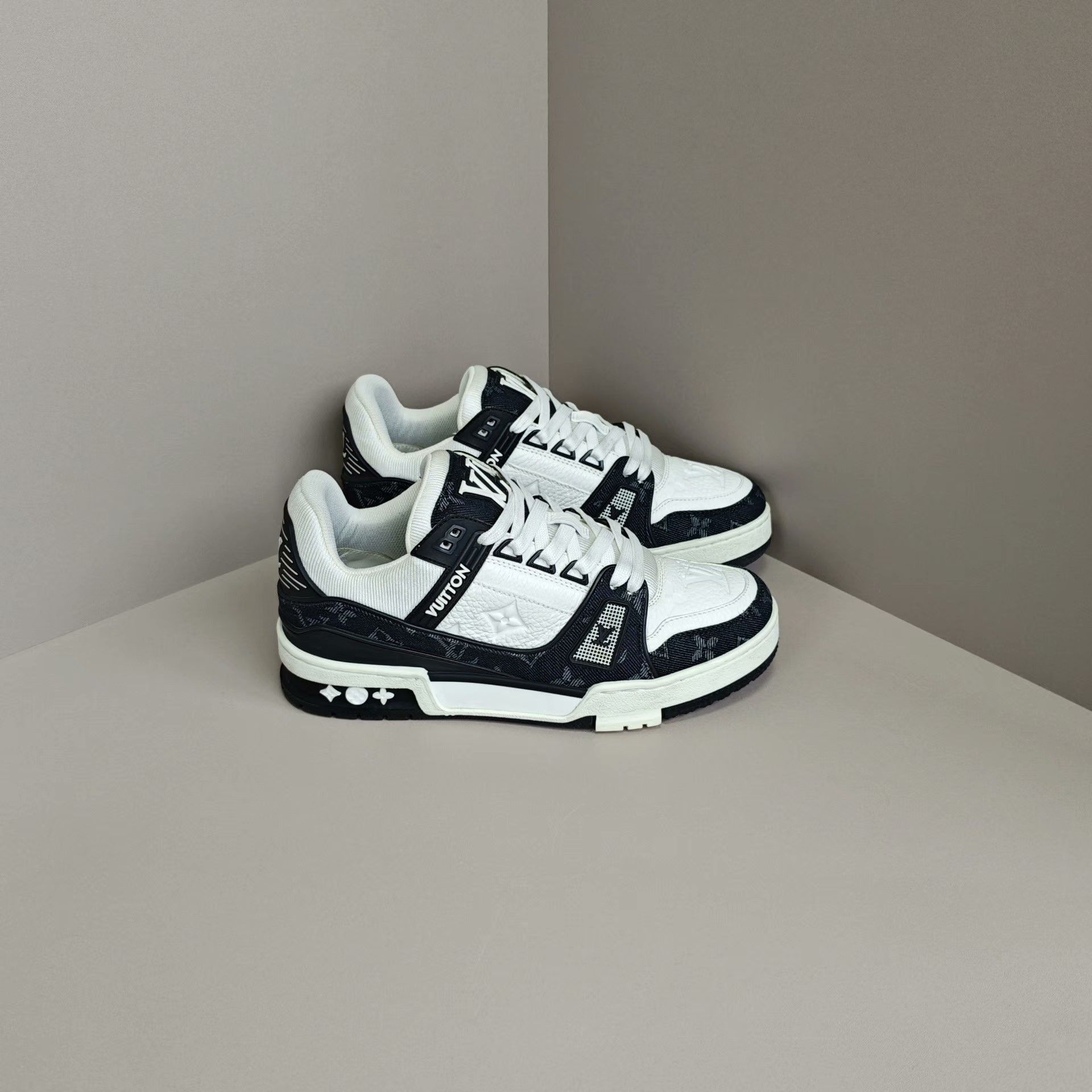 Louis Vuitton Louis Vuitton Training Denim Black Lowtop Sneakers Women Size US 7 / IT 37 - 4 Thumbnail
