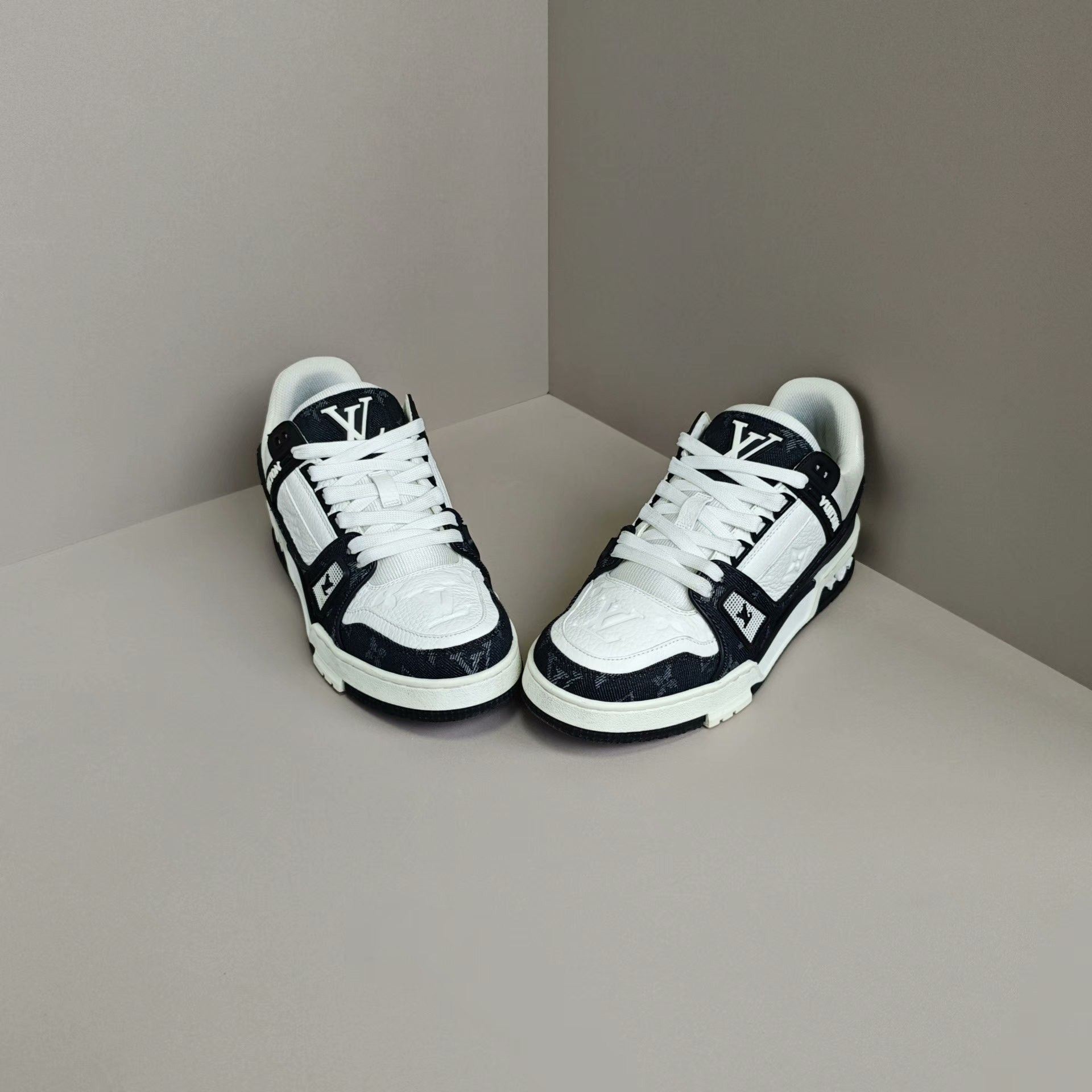 Louis Vuitton Louis Vuitton Training Denim Black Lowtop Sneakers Women Size US 7 / IT 37 - 2 Thumbnail
