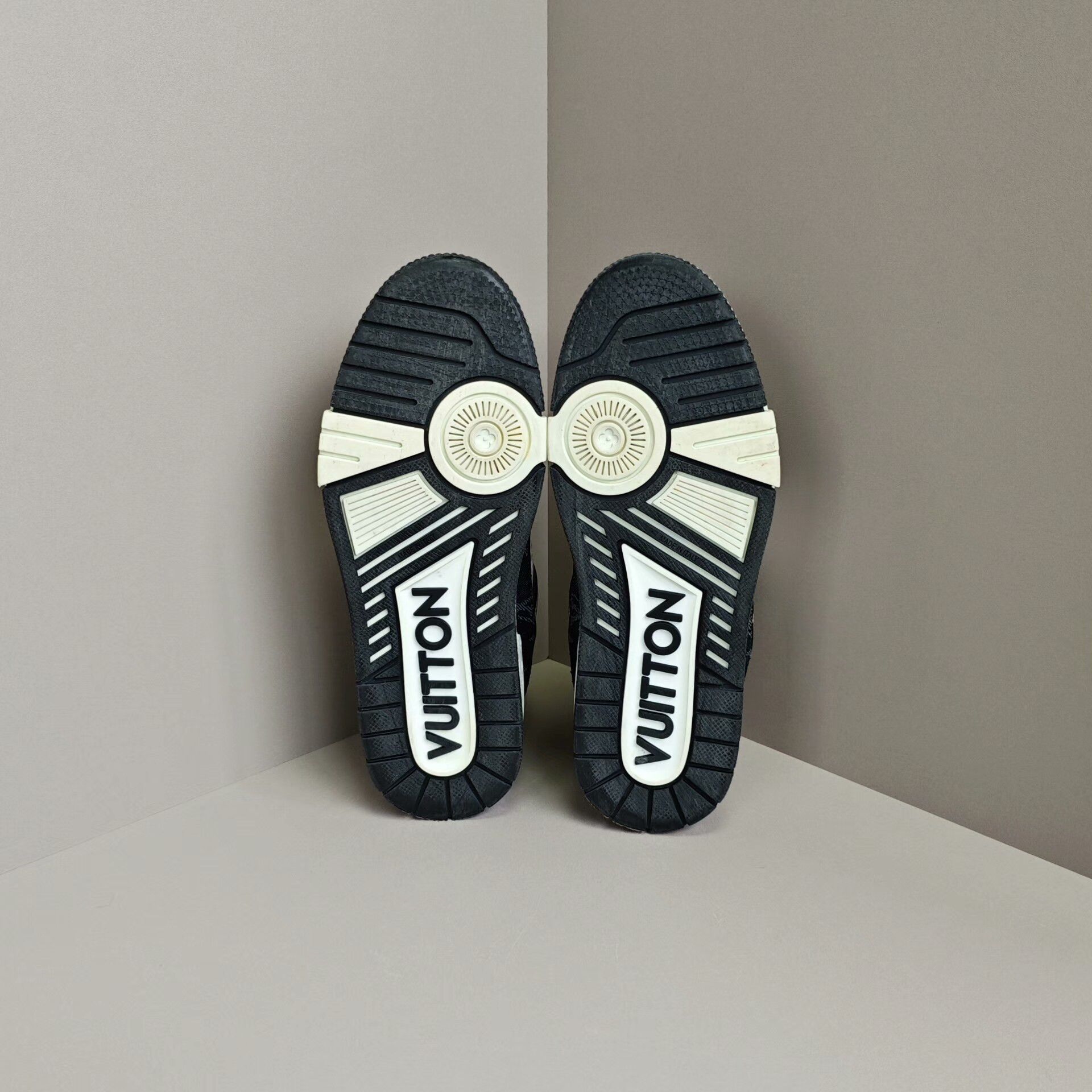 Louis Vuitton Louis Vuitton Training Denim Black Lowtop Sneakers Women Size US 7 / IT 37 - 5 Thumbnail