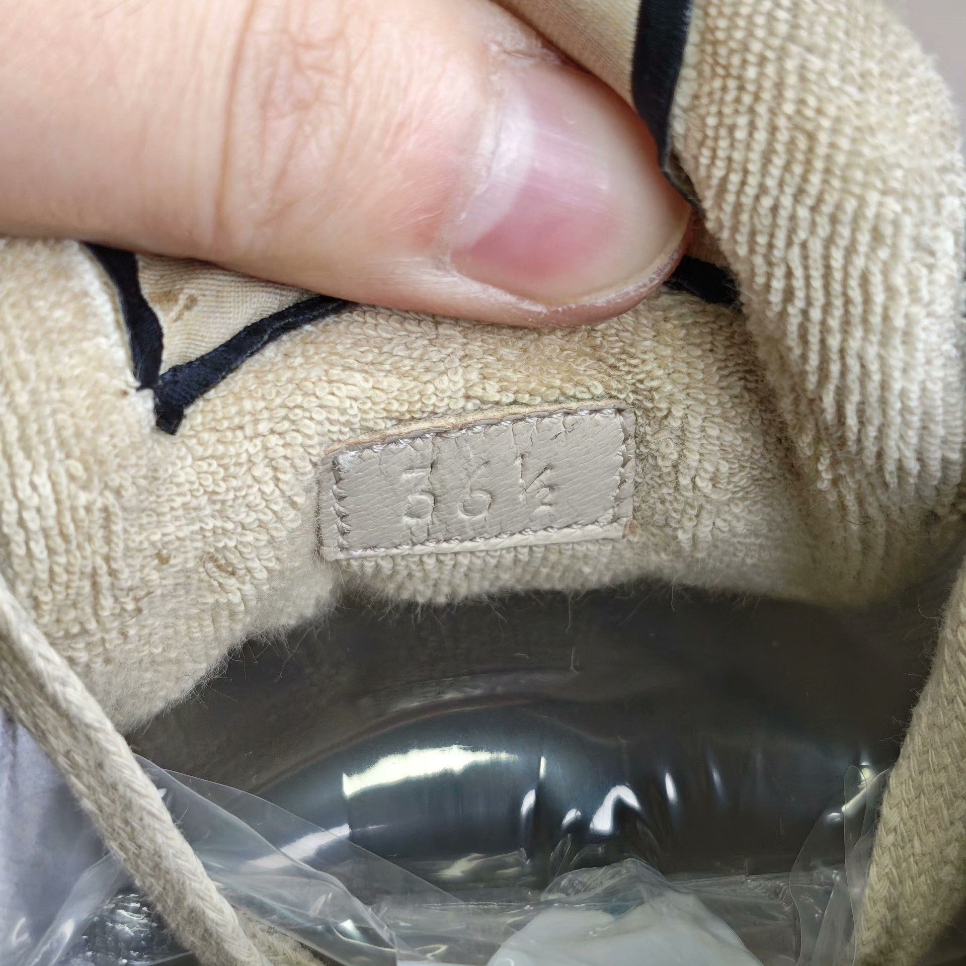 Gucci Gucci Lowtop Sneakers us_6 Women Size US 6 / IT 36 - 6 Thumbnail