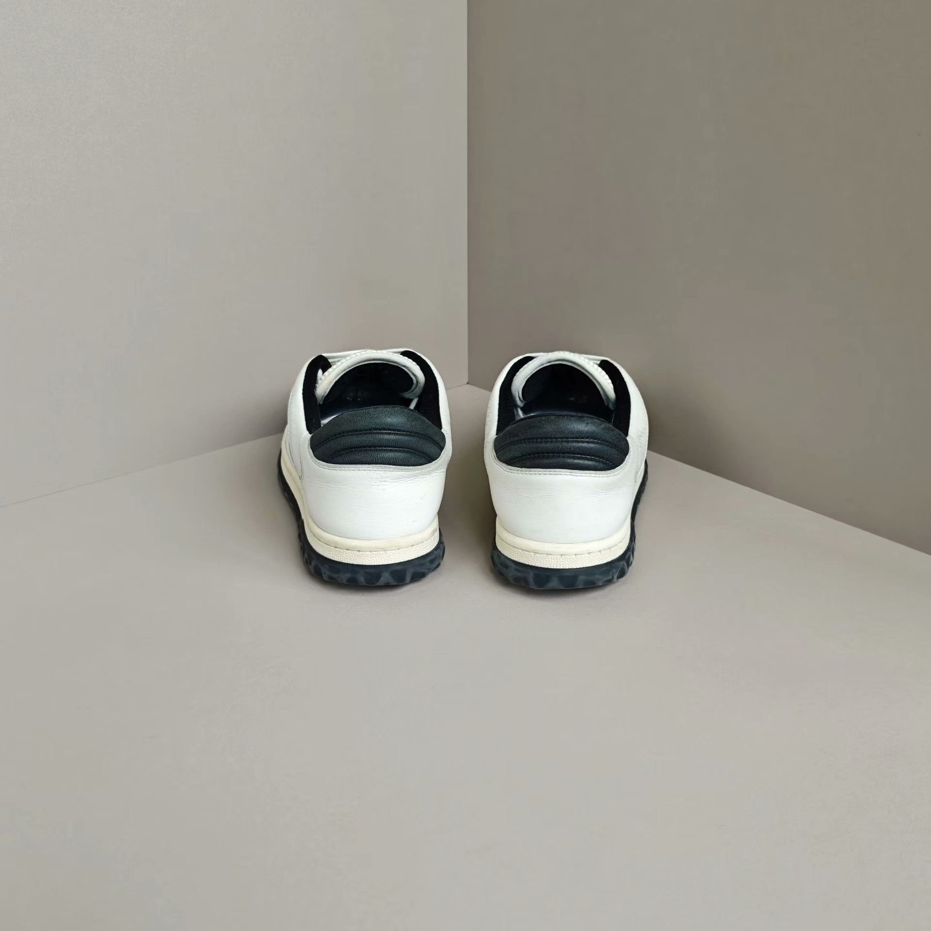 Gucci Gucci Lowtop Sneakers us_8 Women Size US 8 / IT 38 - 3 Thumbnail