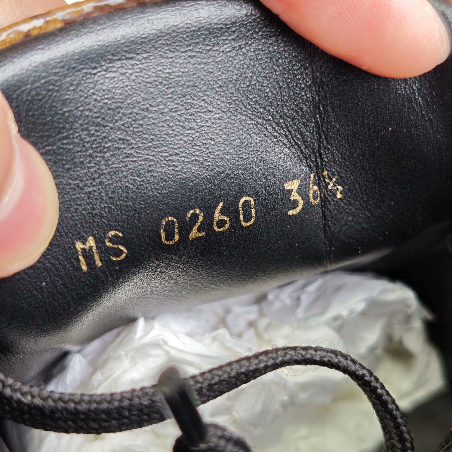 Louis Vuitton Louis Vuitton Lowtop Sneakers us_6 Women Size US 6 / IT 36 - 6 Thumbnail