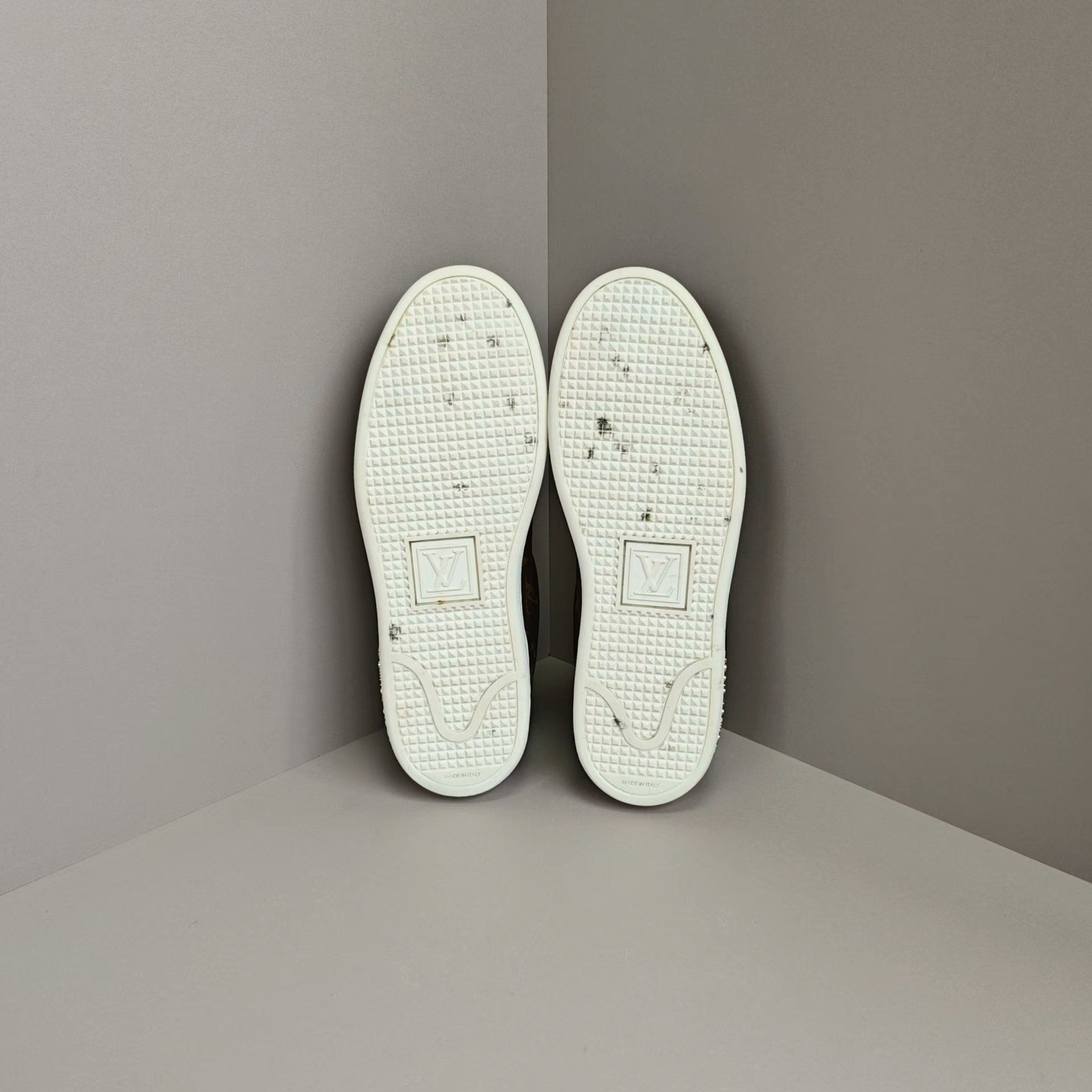 Louis Vuitton Louis Vuitton Lowtop Sneakers us_6 Women Size US 6 / IT 36 - 5 Thumbnail