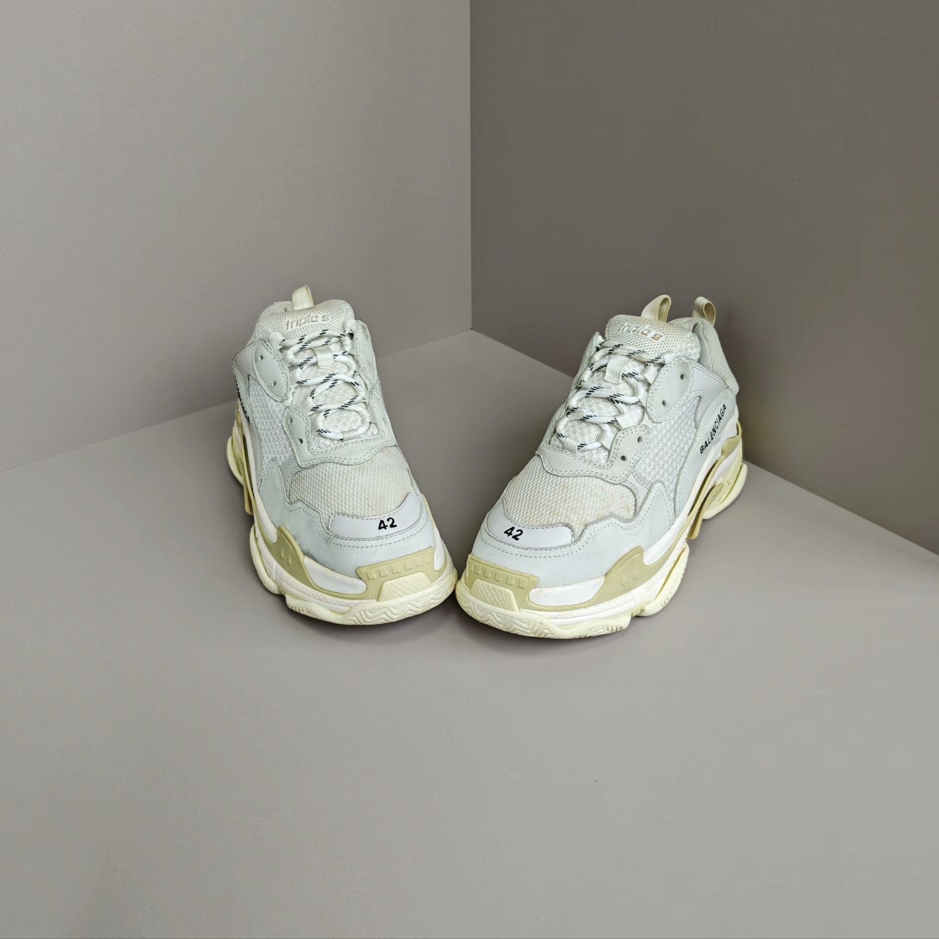 Balenciaga Balenciaga Lowtop Sneakers 9 Men Size US 9 / EU 42 - 2 Thumbnail