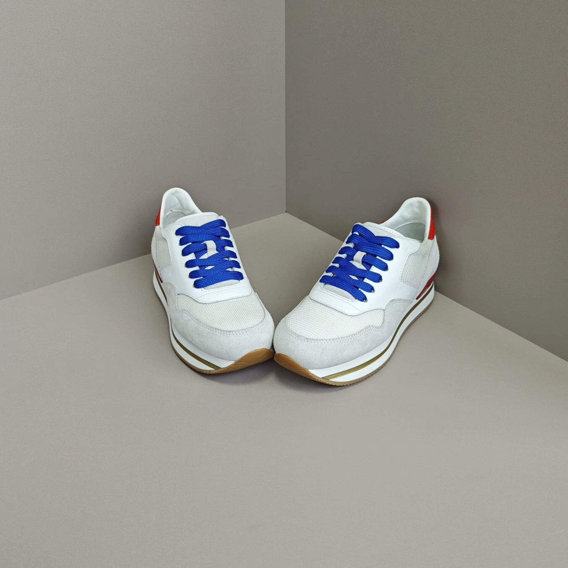 Hogan Hogan Retro Lowtop Sneakers us_7 Women Size US 7 / IT 37 - 2 Thumbnail