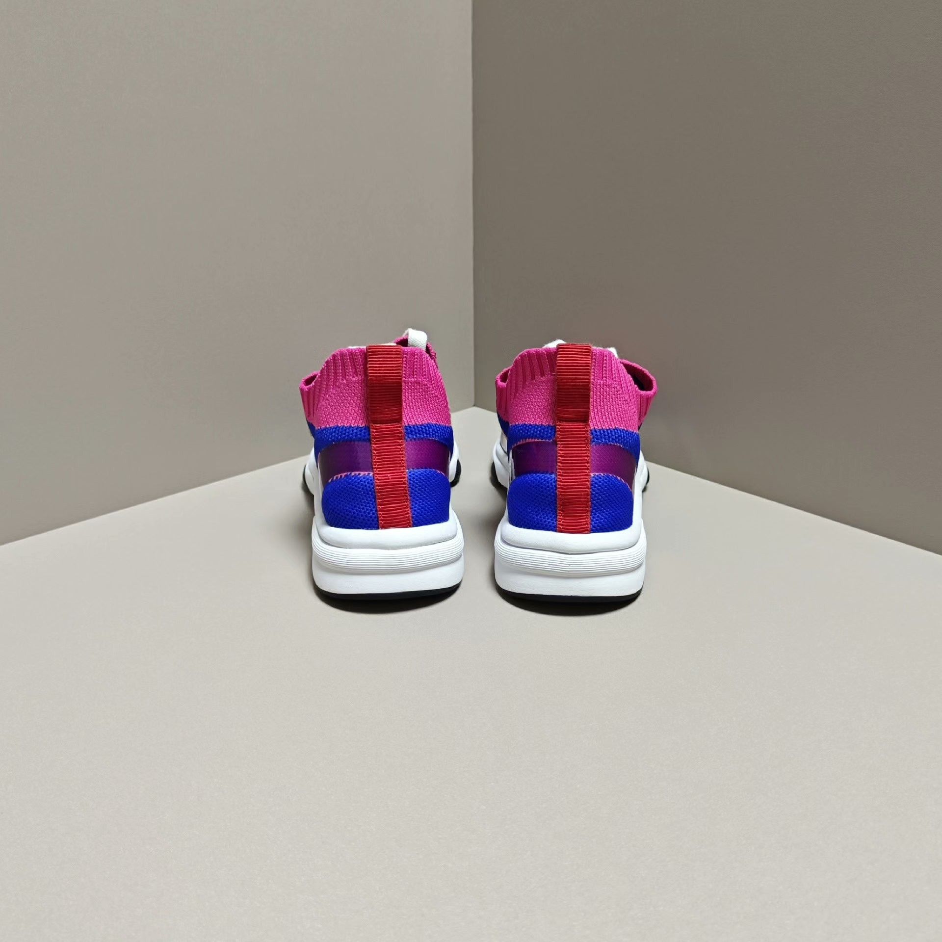 Chanel Chanel Casual Multi Lowtop Sneakers us_6 Women Size US 6 / IT 36 - 3 Thumbnail
