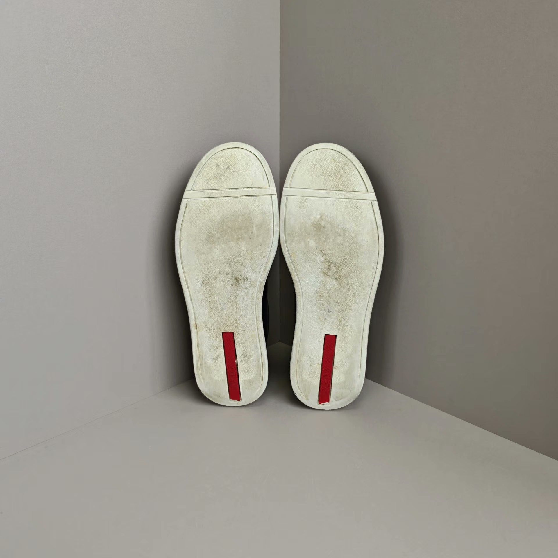 Prada Prada Red Lowtop Sneakers 6 Men Size US 6 / EU 39 - 5 Thumbnail