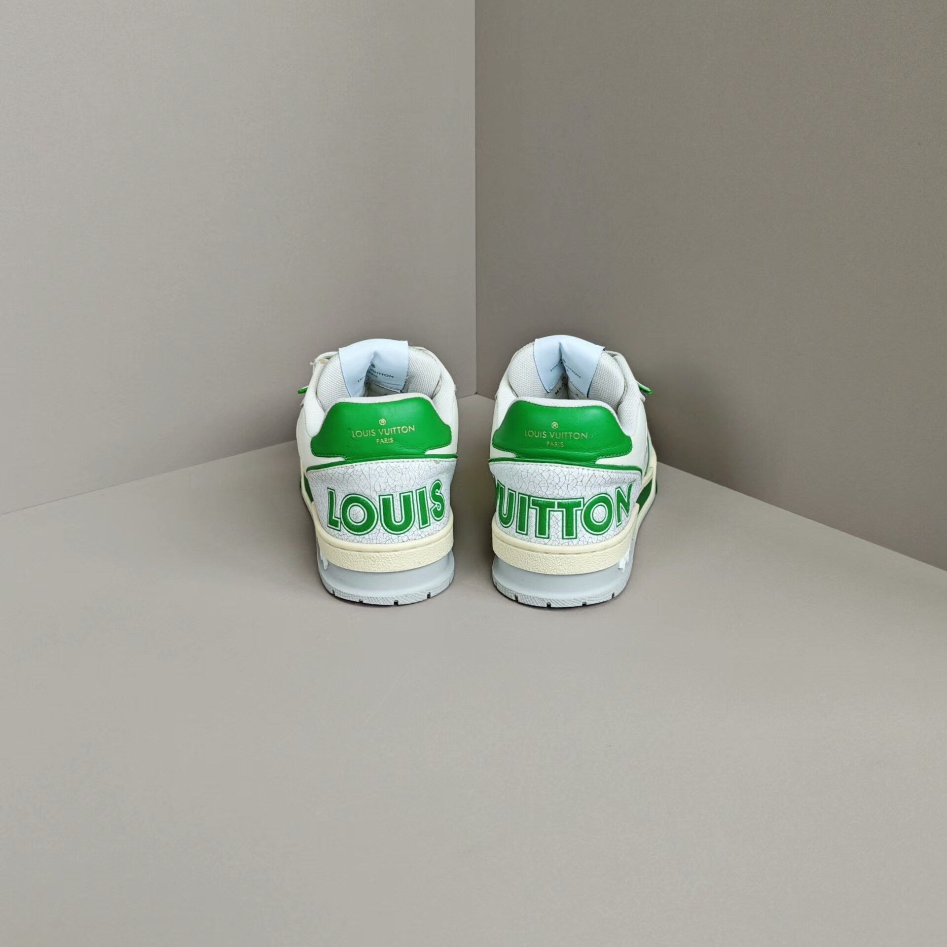 Louis Vuitton Louis Vuitton Training Green Lowtop Sneakers us_8 Women Size US 8 / IT 38 - 3 Thumbnail