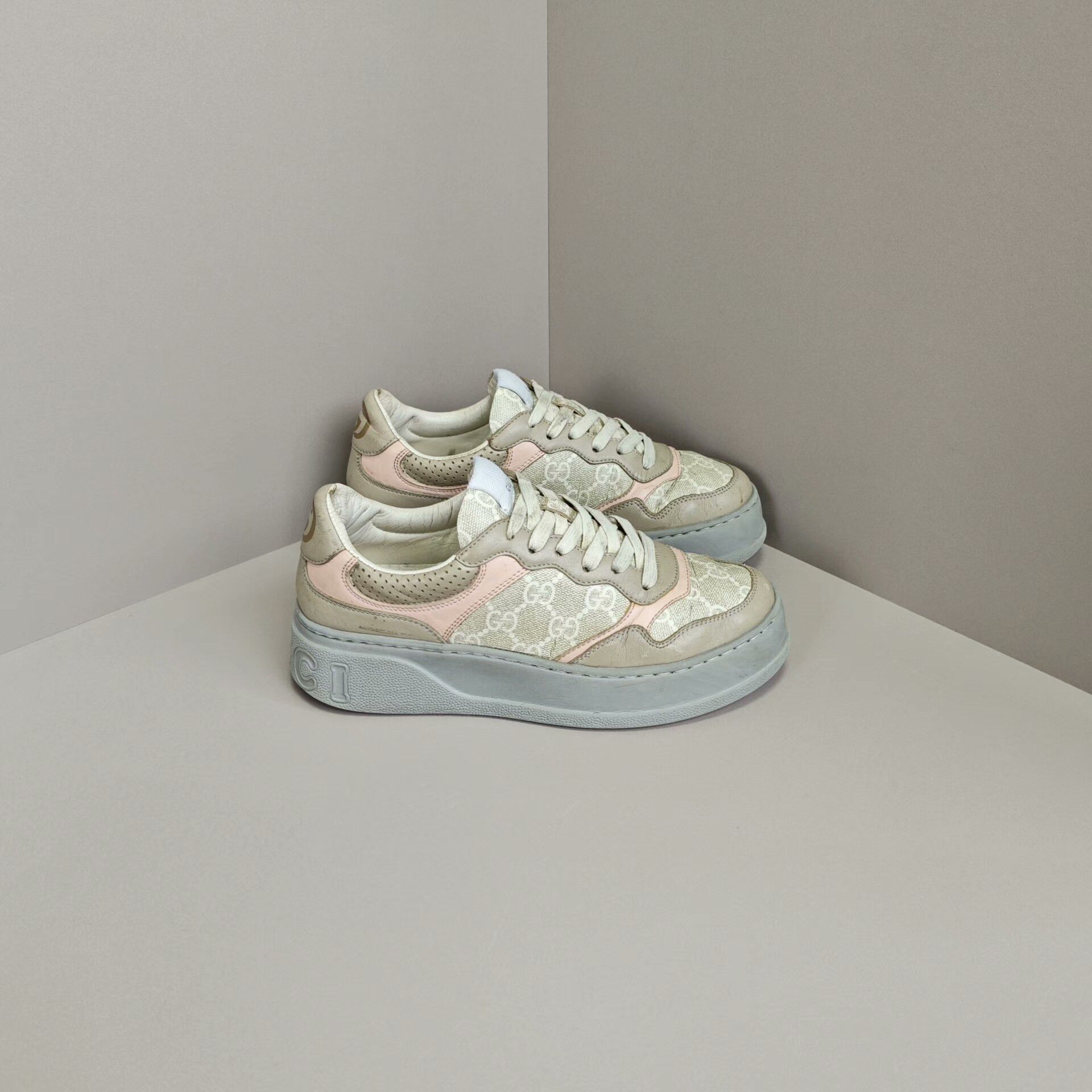 Gucci Gucci Lowtop Sneakers us_6 Women Size US 6 / IT 36 - 4 Thumbnail