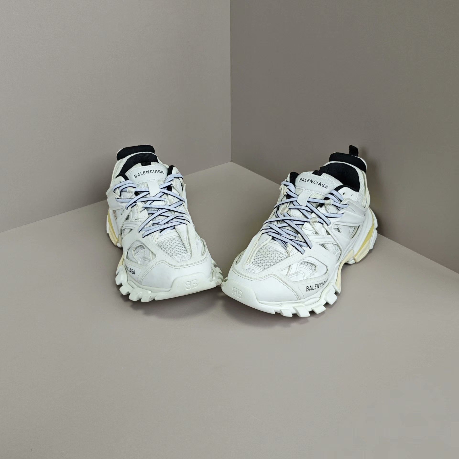 Balenciaga Balenciaga Lowtop Sneakers 7 Men Size US 7 / EU 40 - 2 Thumbnail