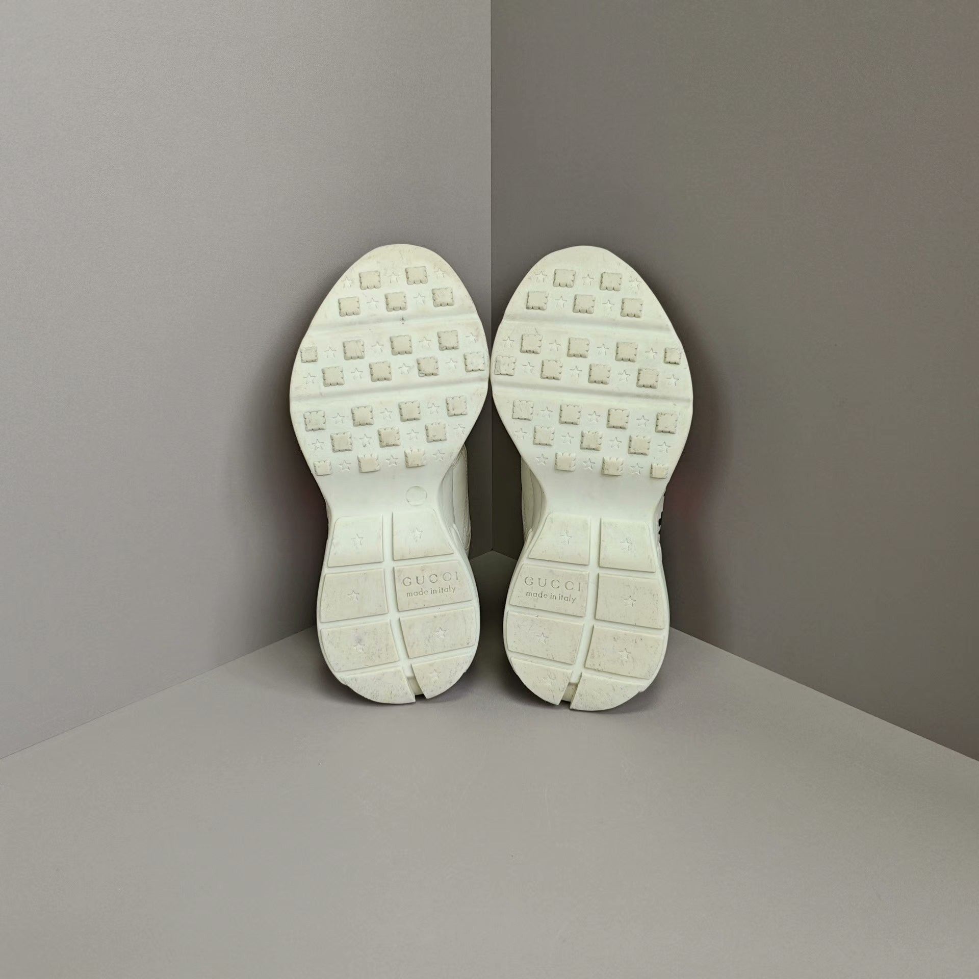 Gucci Gucci Lowtop Sneakers us_6 Women Size US 6 / IT 36 - 5 Thumbnail