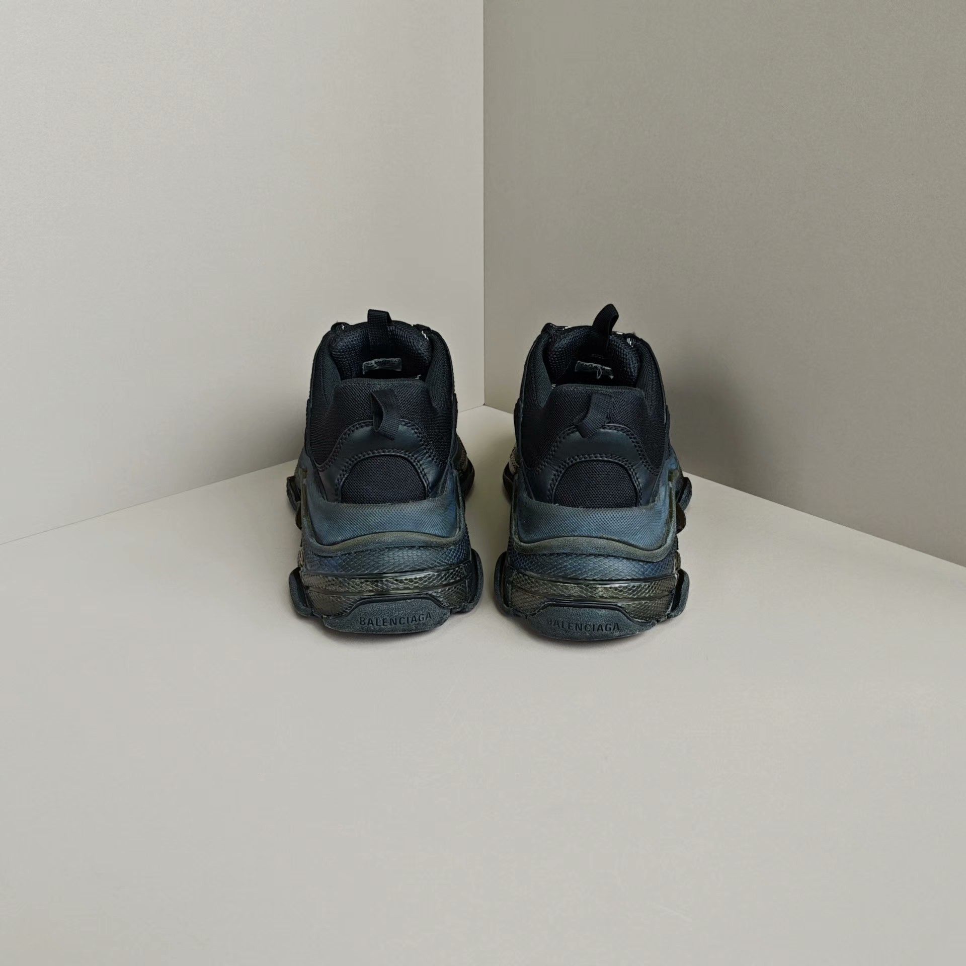 Balenciaga Balenciaga Lowtop Sneakers 8 Men Size US 8 / EU 41 - 3 Thumbnail