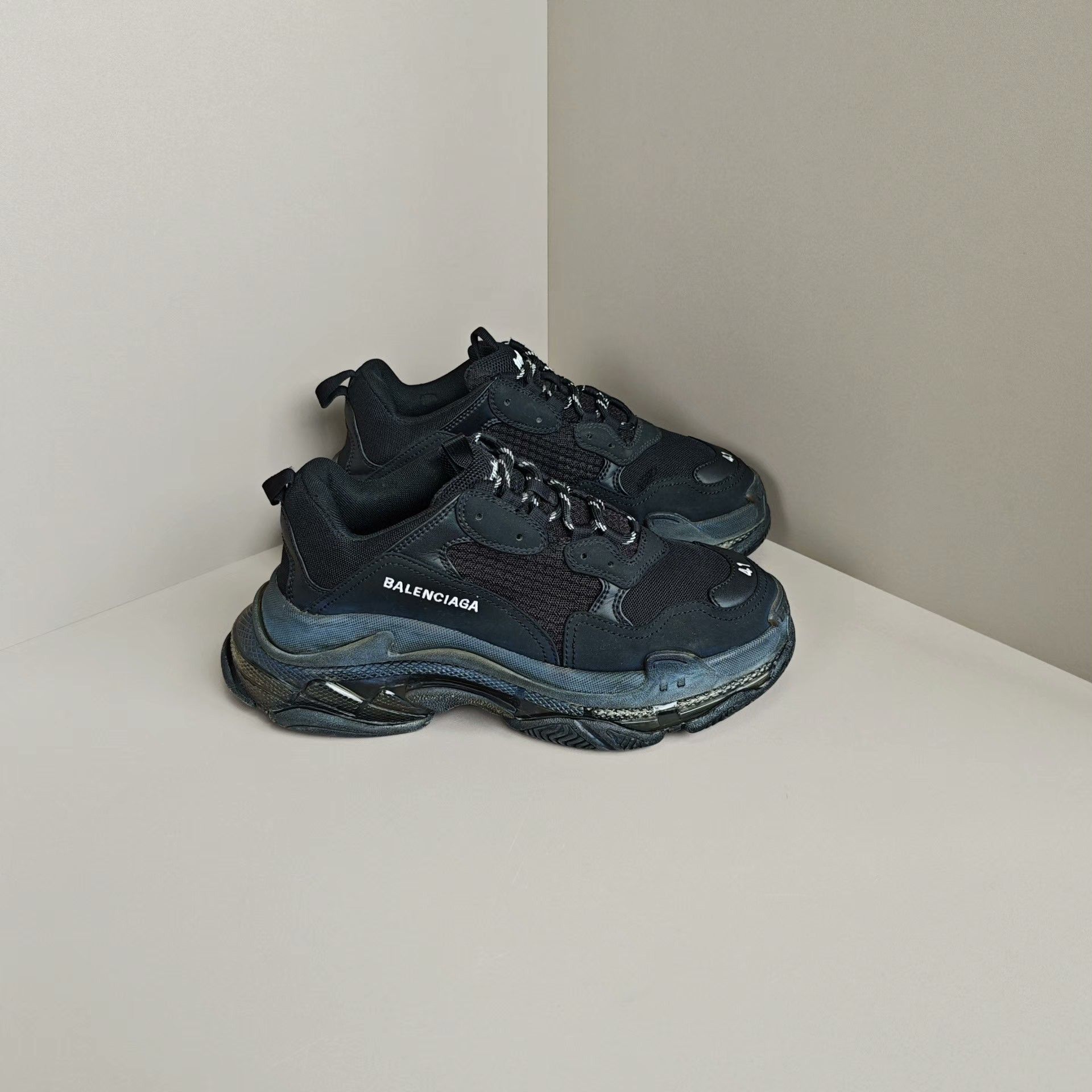 Balenciaga Balenciaga Lowtop Sneakers 8 Men Size US 8 / EU 41 - 4 Thumbnail