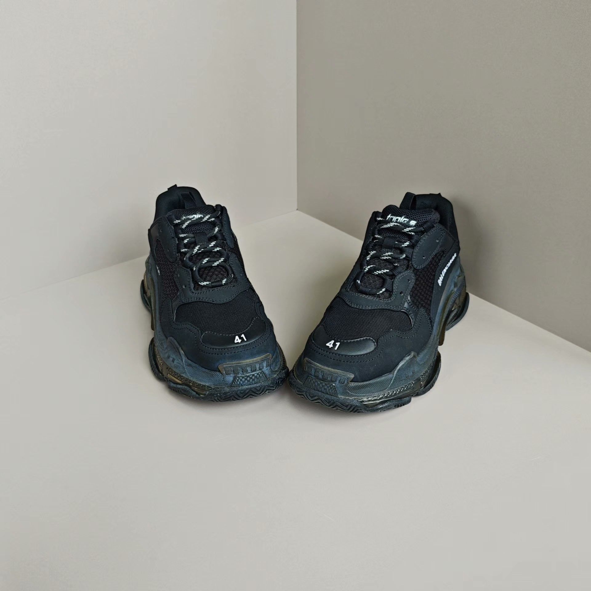 Balenciaga Balenciaga Lowtop Sneakers 8 Men Size US 8 / EU 41 - 2 Thumbnail