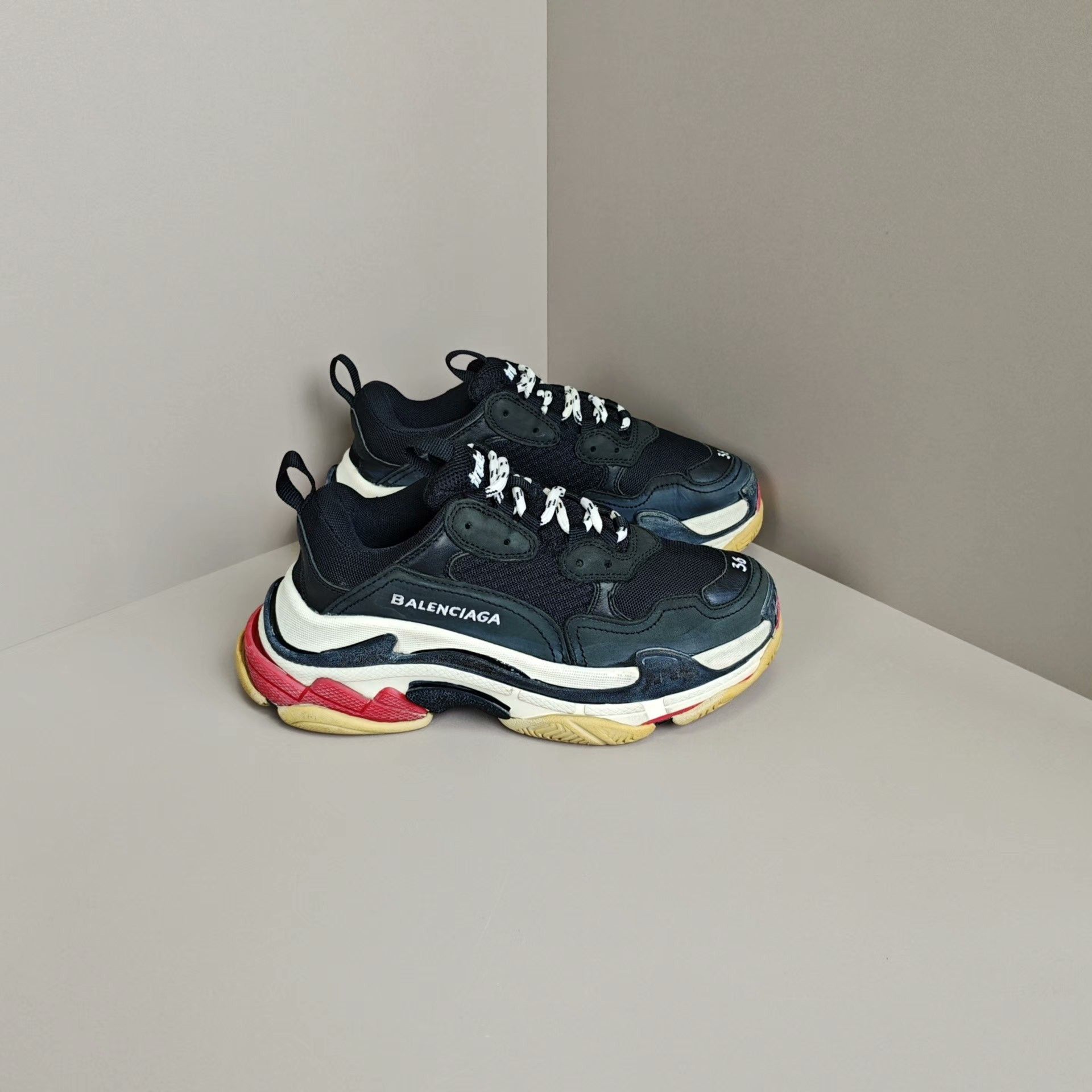 Balenciaga Balenciaga Lowtop Sneakers us_6 Women Size US 6 / IT 36 - 4 Thumbnail