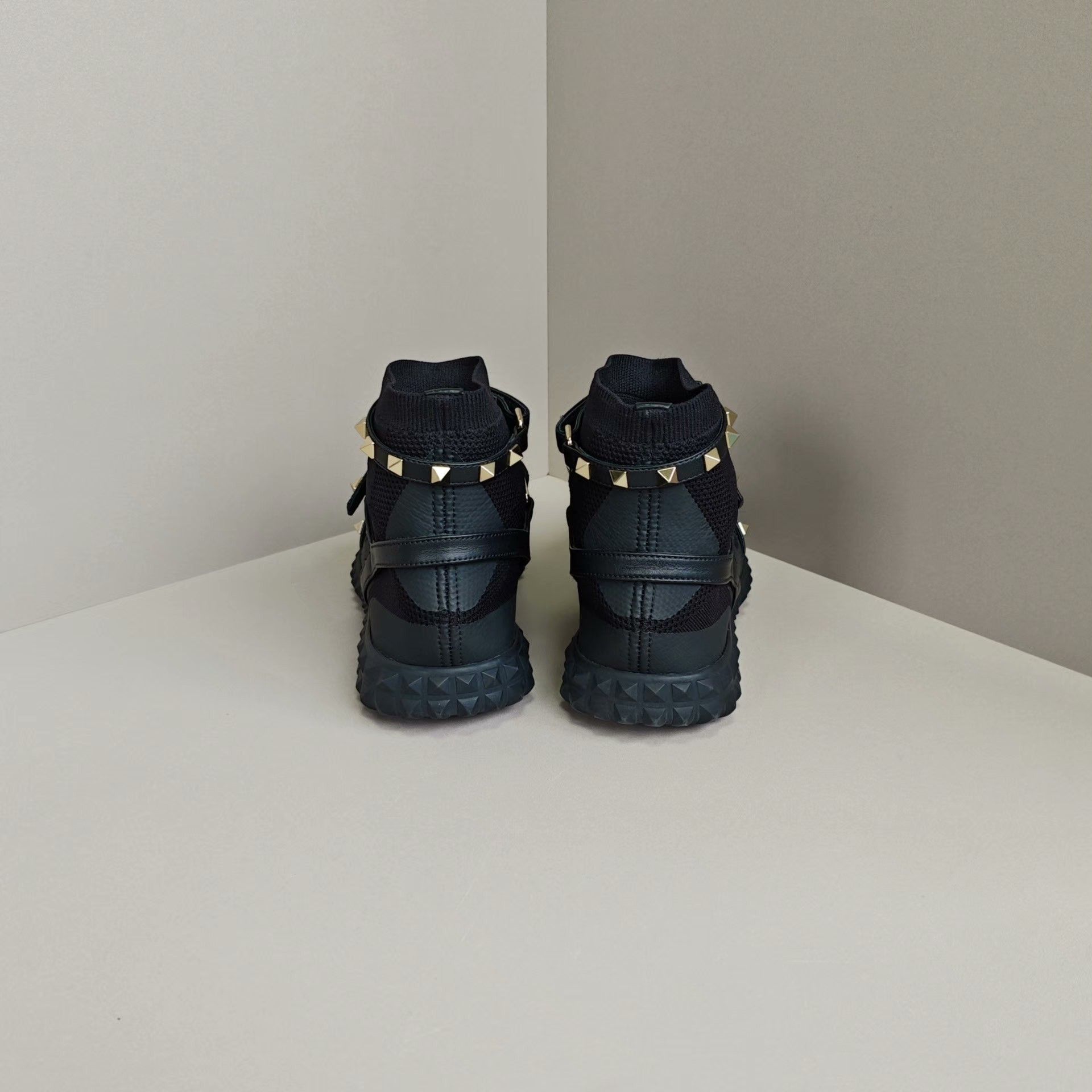 Valentino Valentino Casual Lowtop Sneakers us_7 Women Size US 7 / IT 37 - 3 Thumbnail