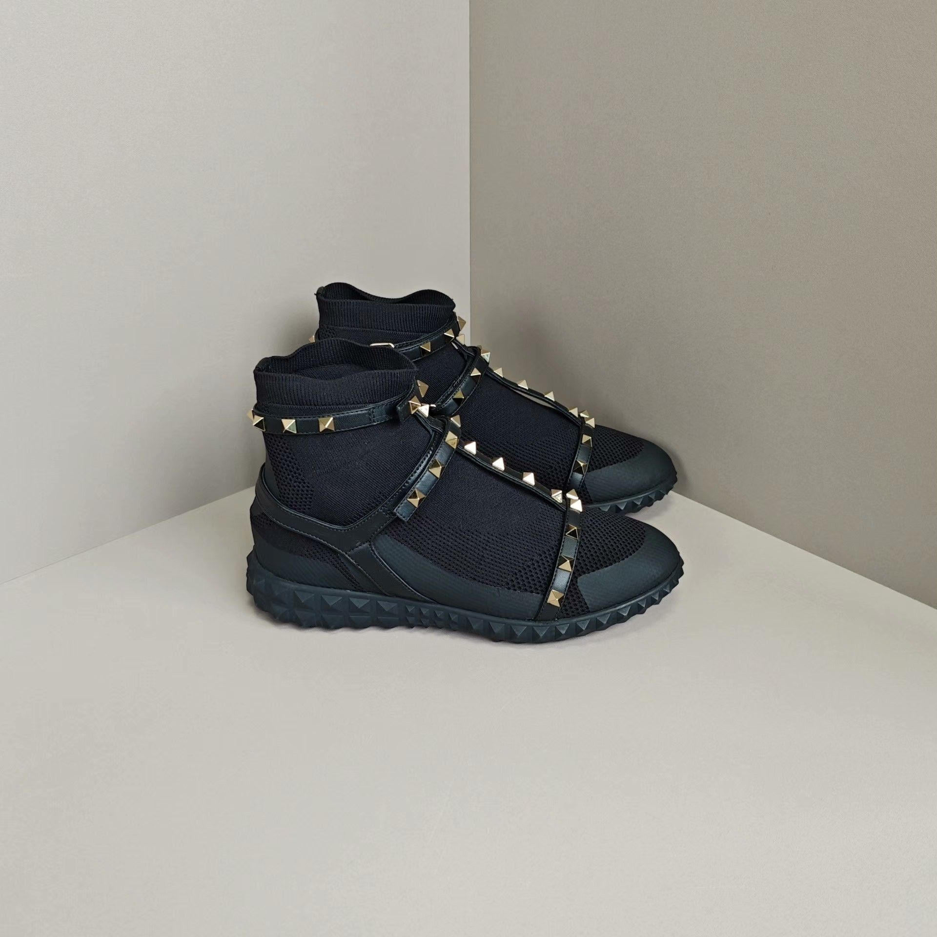 Valentino Valentino Casual Lowtop Sneakers us_7 Women Size US 7 / IT 37 - 4 Thumbnail