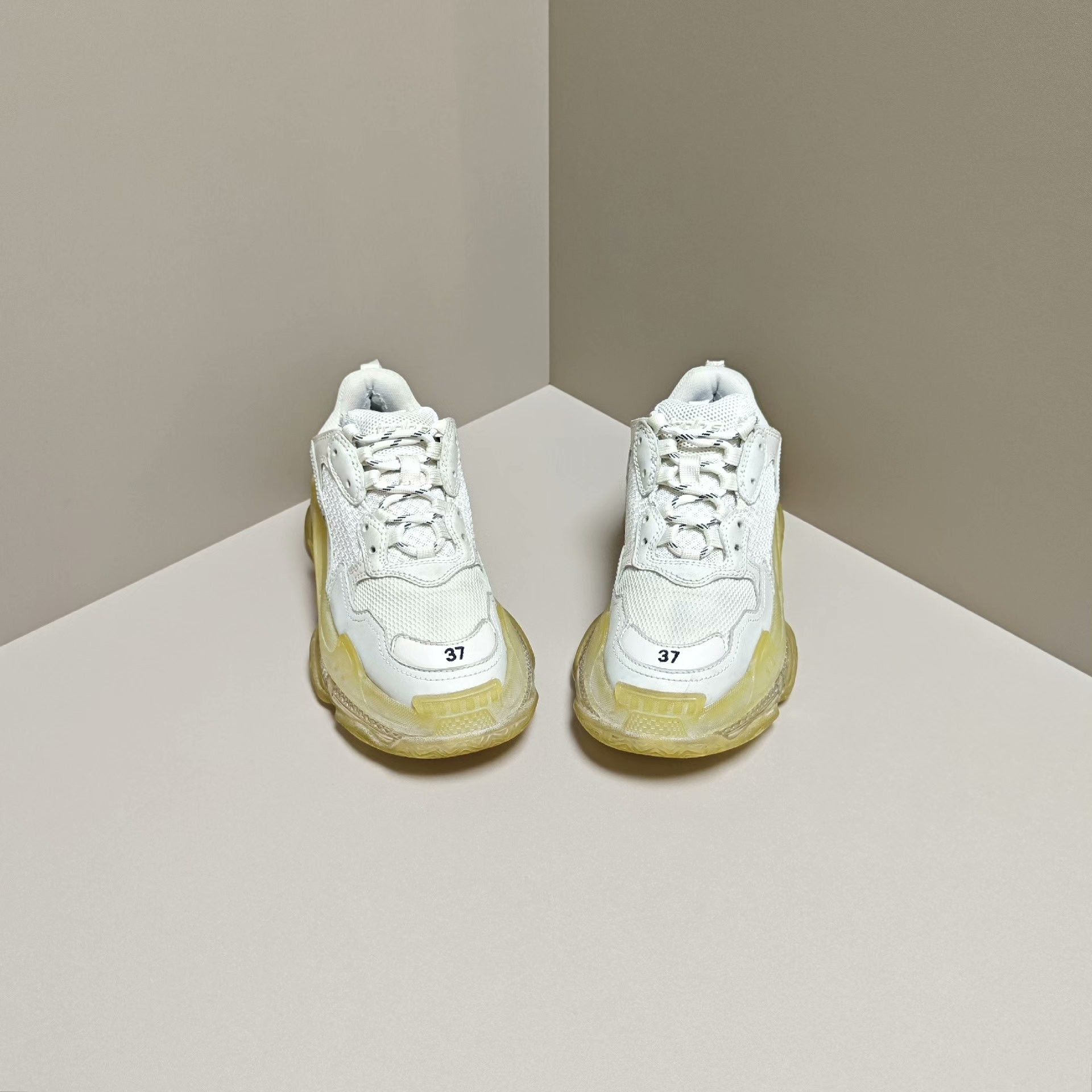 Balenciaga Balenciaga Lowtop Sneakers us_7 Women Size US 7 / IT 37 - 2 Thumbnail