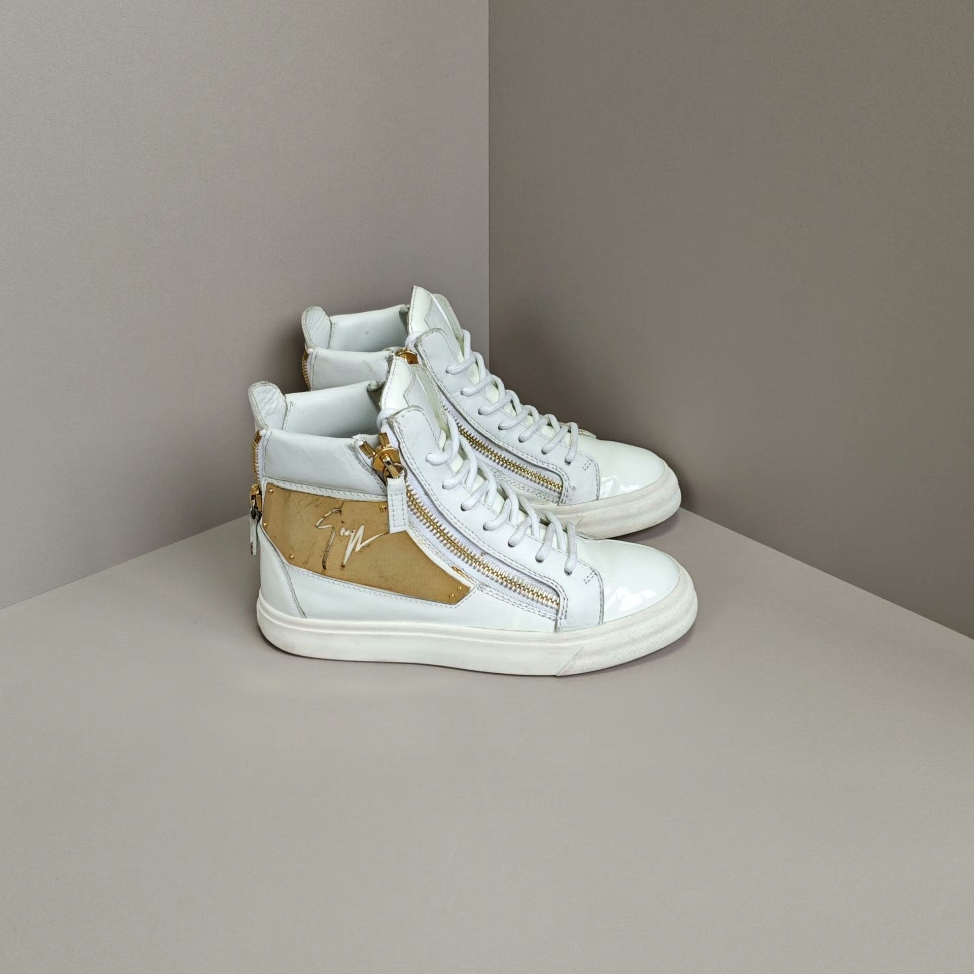 Giuseppe Zanotti Giuseppe Zanotti Gold Hitop Sneakers us_5 Women Size US 5 / IT 35 - 4 Thumbnail