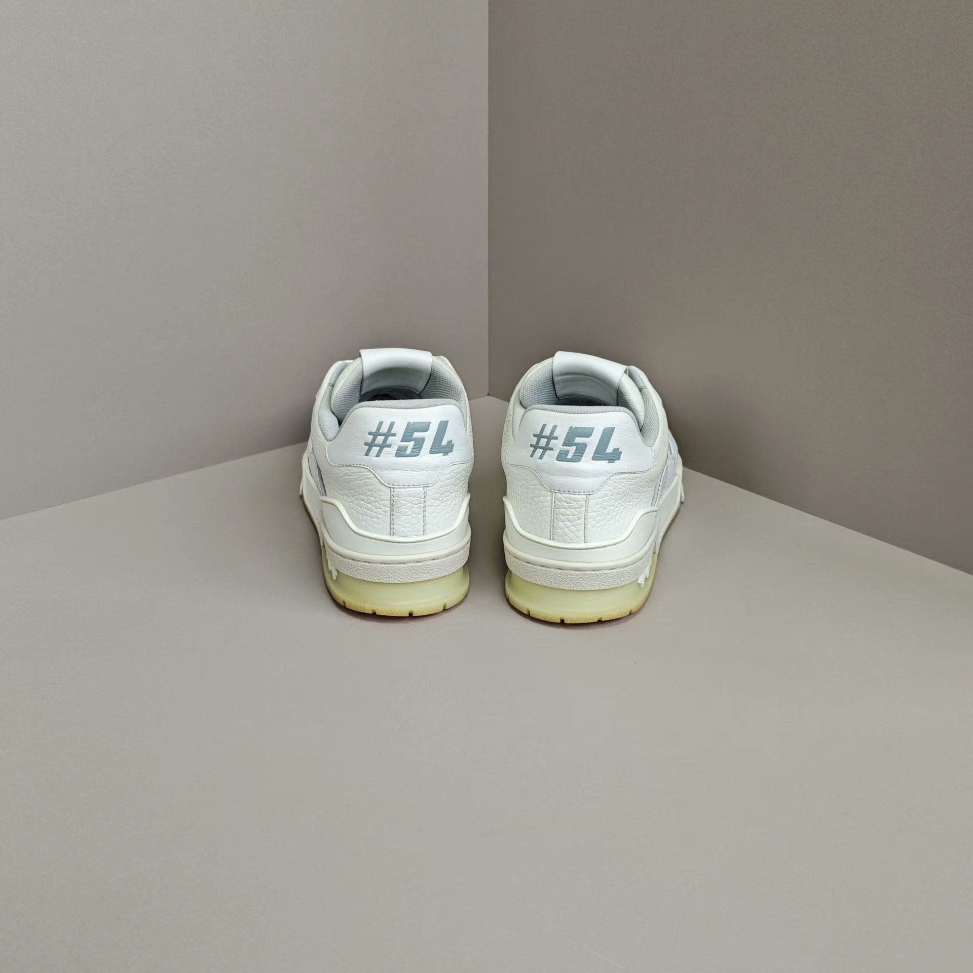 Louis Vuitton Louis Vuitton Training White Lowtop Sneakers 7 Men Size US 7 / EU 40 - 3 Thumbnail