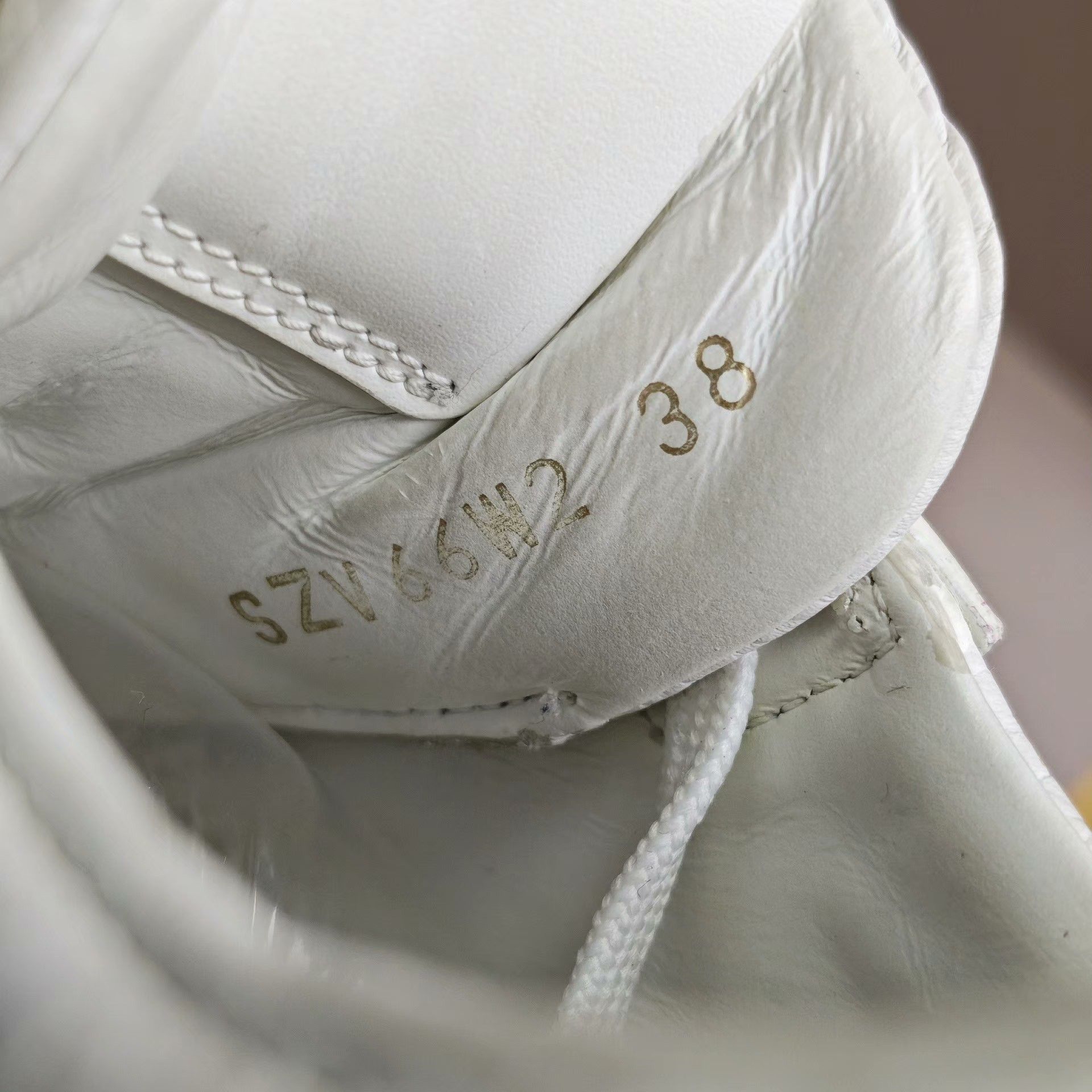 Valentino Valentino Lowtop Sneakers us_8 Women Size US 8 / IT 38 - 6 Thumbnail