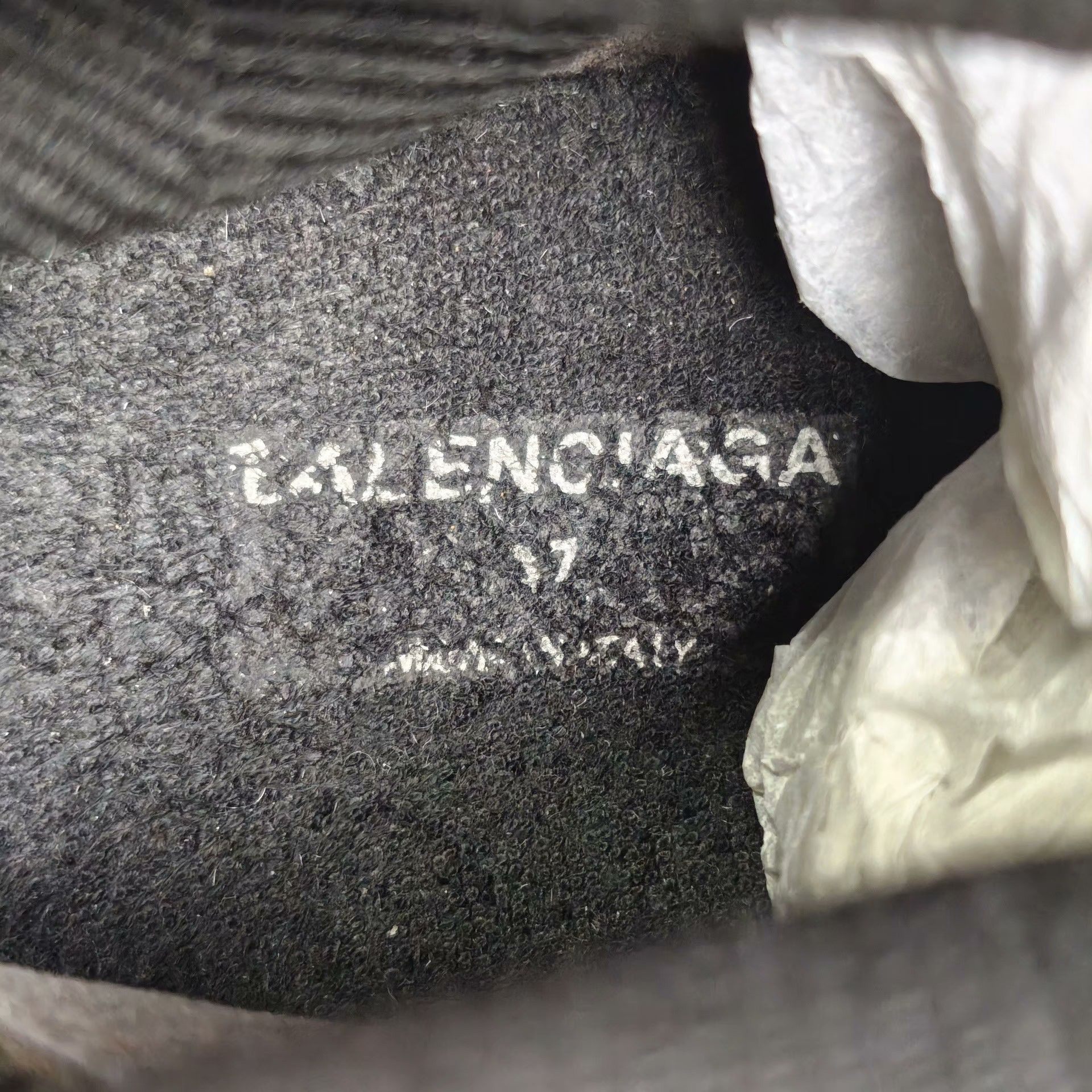 Balenciaga Balenciaga Hitop Sneakers us_7 Women Size US 7 / IT 37 - 6 Thumbnail