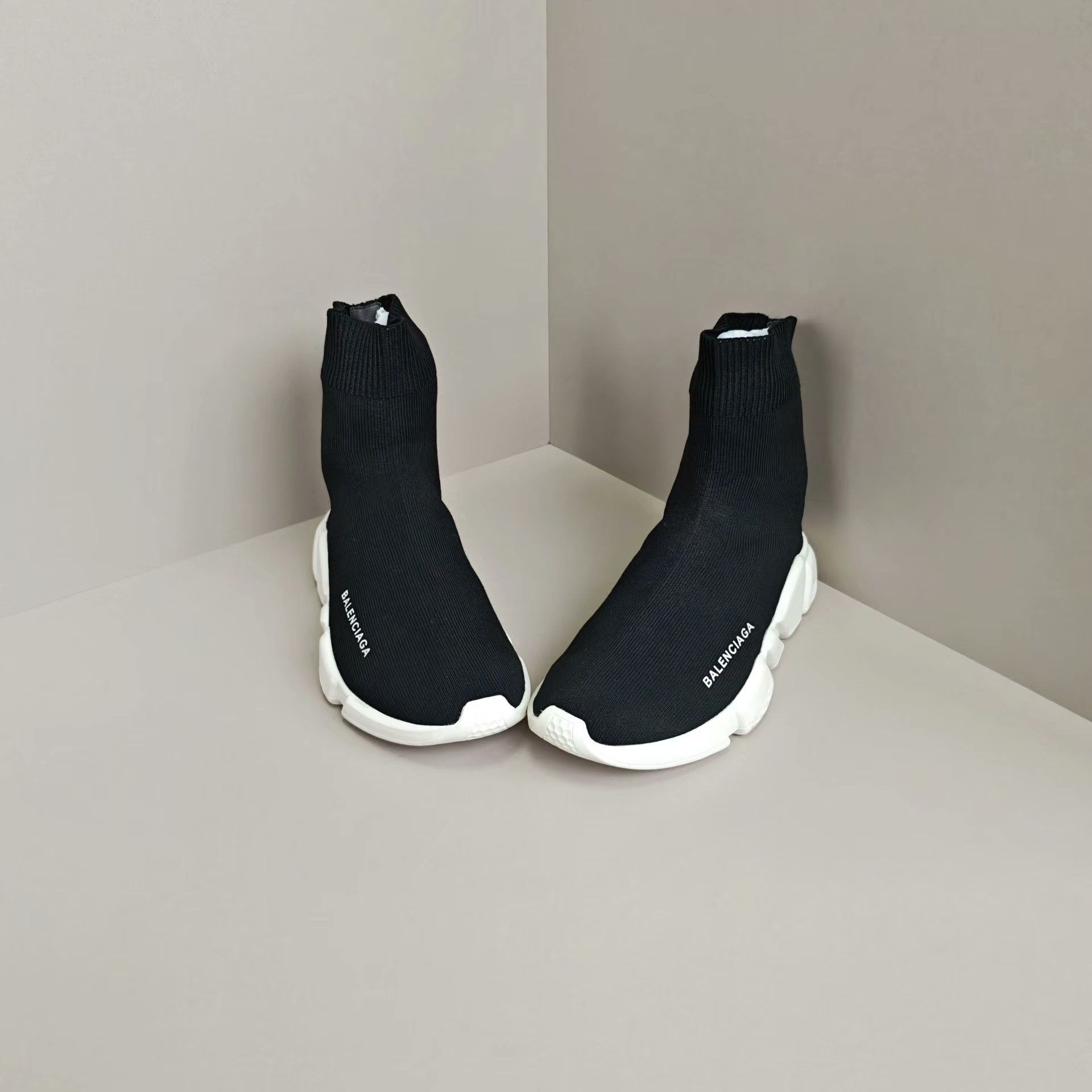 Balenciaga Balenciaga Hitop Sneakers us_7 Women Size US 7 / IT 37 - 2 Thumbnail
