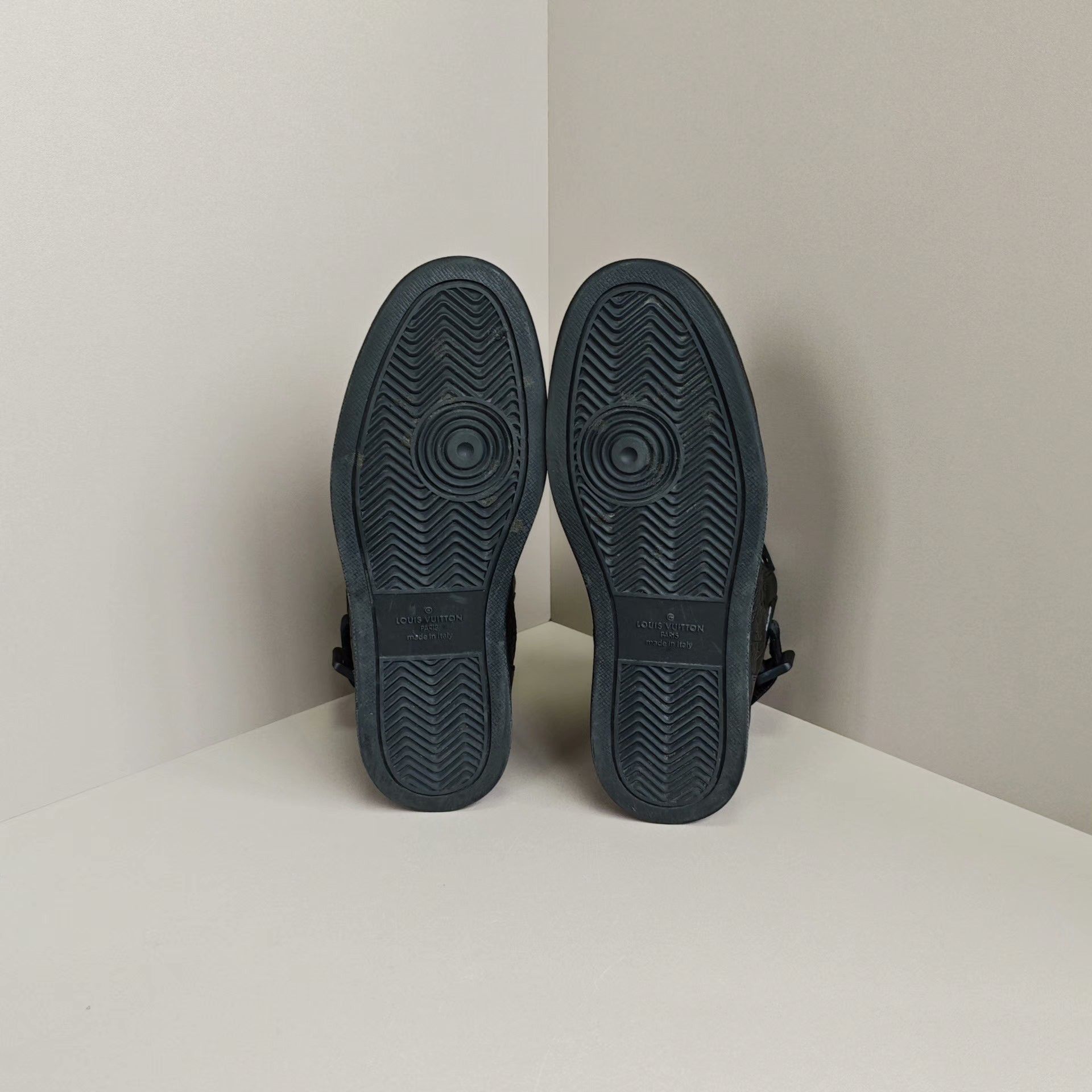 Louis Vuitton Louis Vuitton Hitop Sneakers 7 Men Size US 7 / EU 40 - 5 Thumbnail