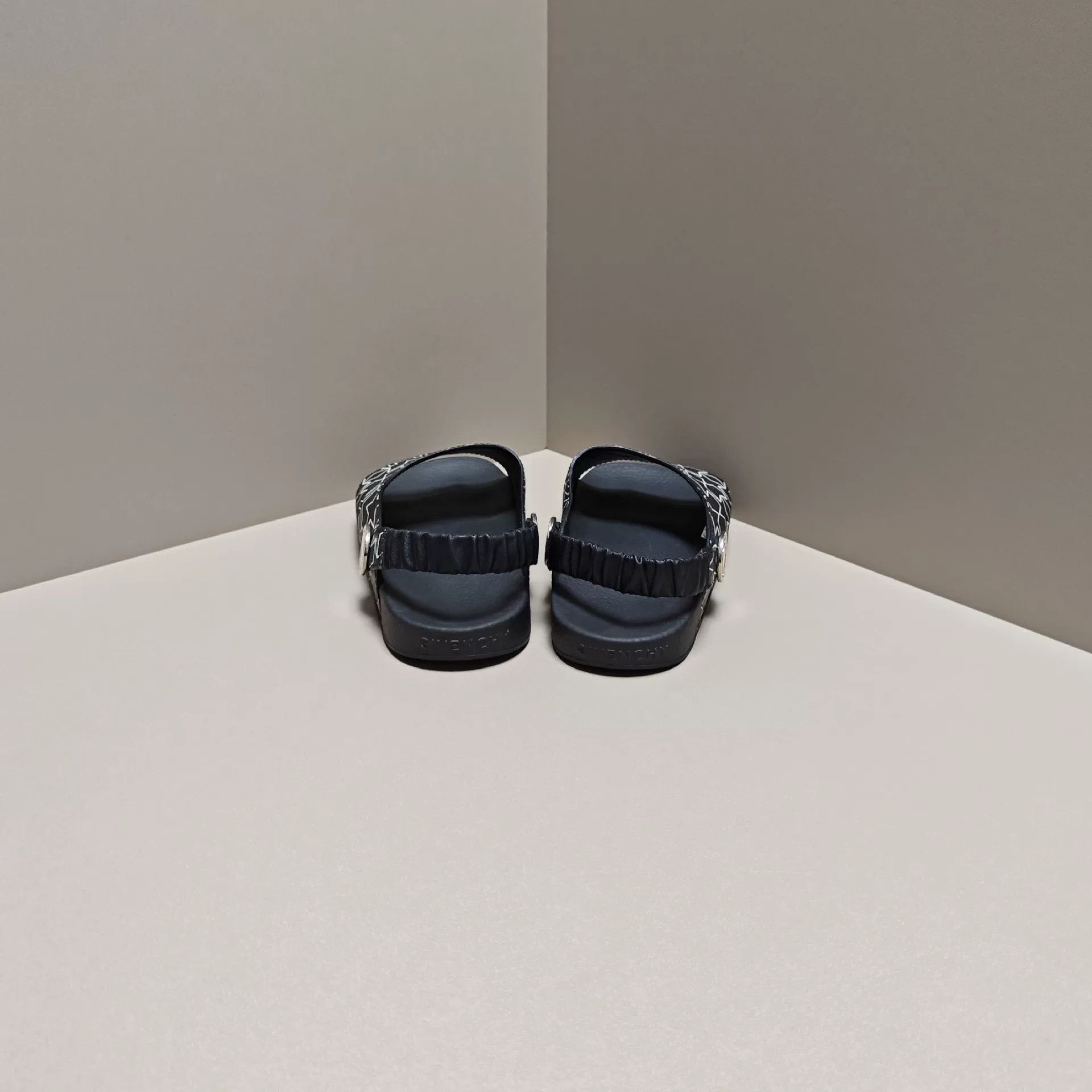 Givenchy Givenchy Sandals 7 Men Size US 7 / EU 40 - 3 Thumbnail