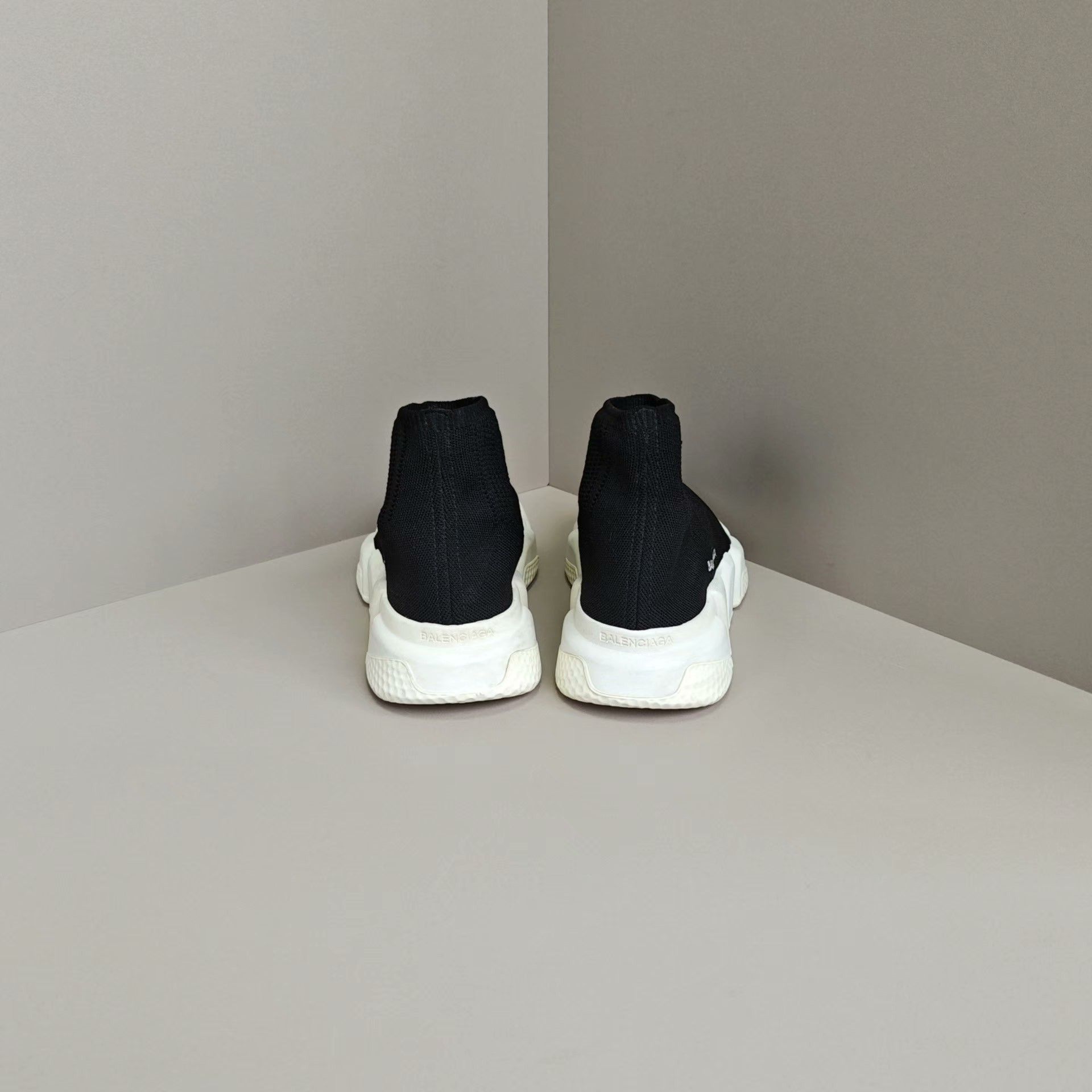 Balenciaga Balenciaga Hitop Sneakers us_6 Women Size US 6 / IT 36 - 3 Thumbnail