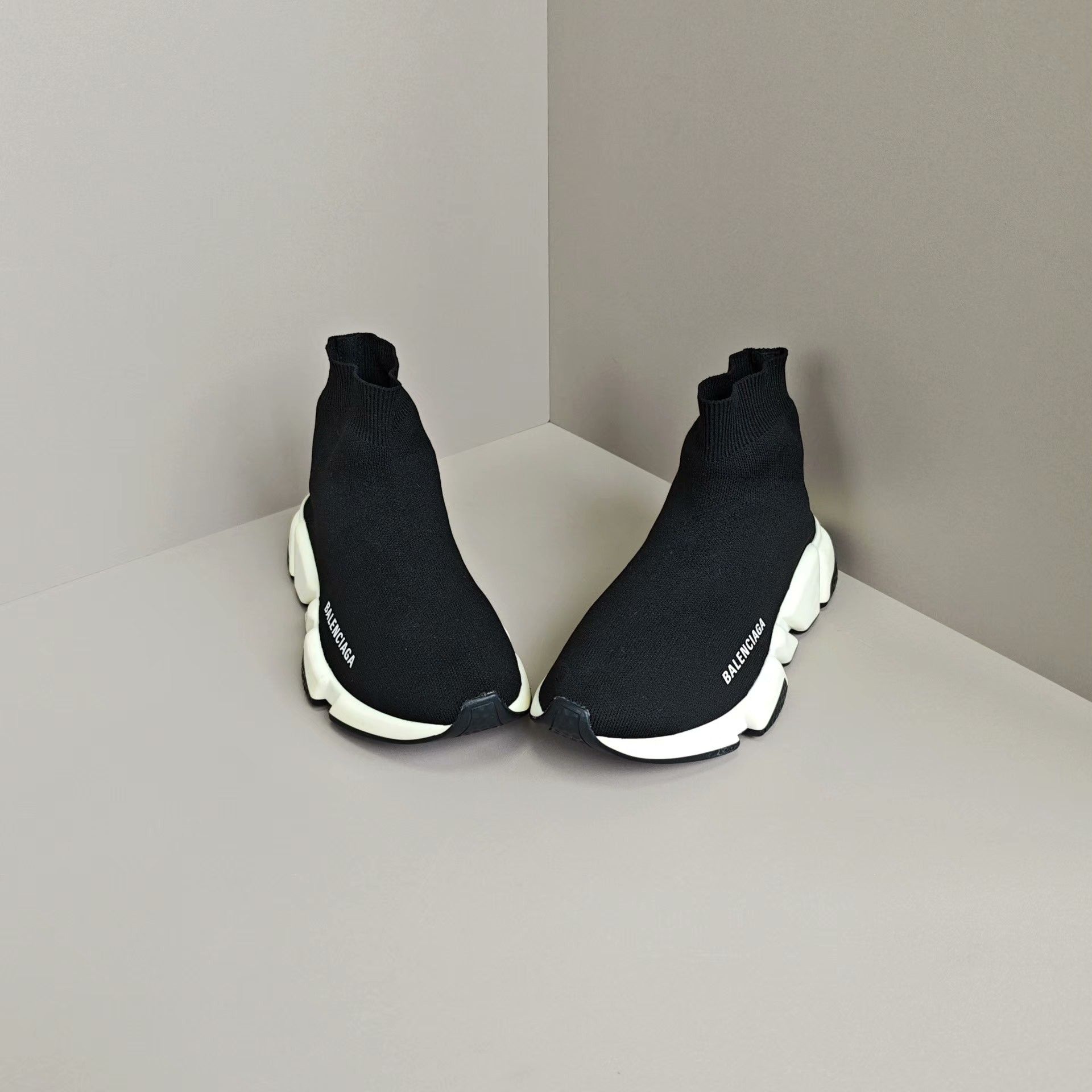 Balenciaga Balenciaga Hitop Sneakers us_6 Women Size US 6 / IT 36 - 2 Thumbnail