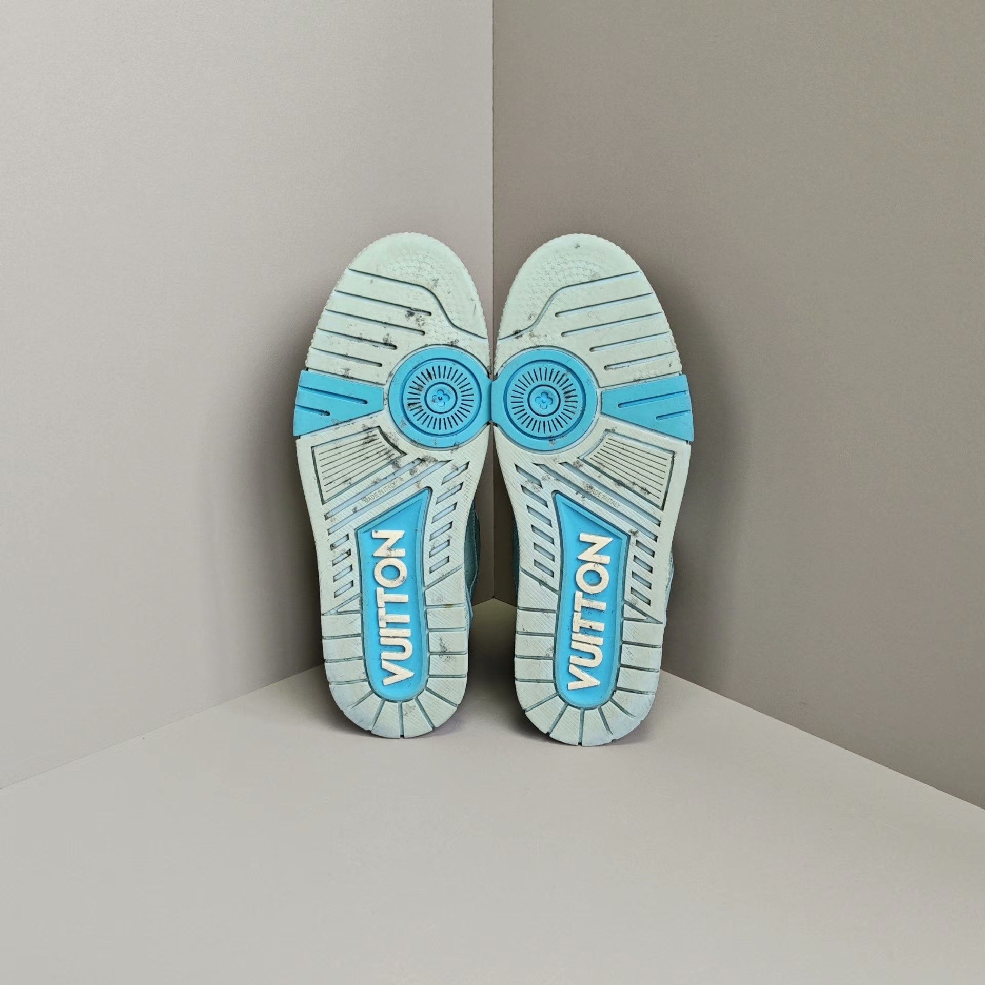 Louis Vuitton Louis Vuitton Training Blue Lowtop Sneakers 6 Men Size US 6 / EU 39 - 5 Thumbnail