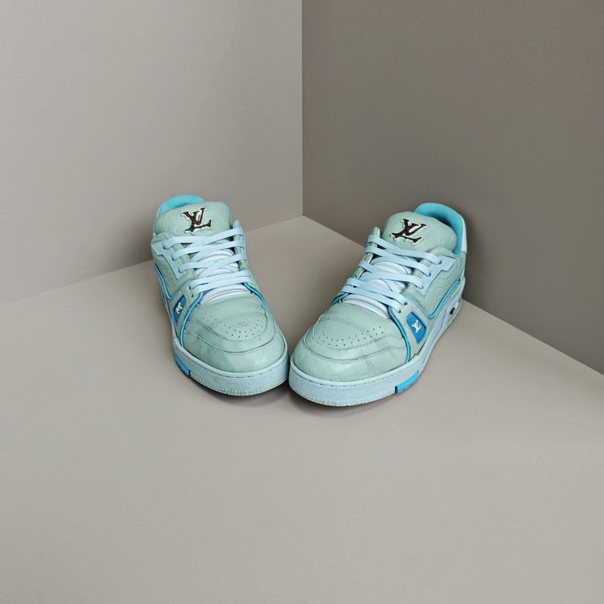 Louis Vuitton Louis Vuitton Training Blue Lowtop Sneakers 6 Men Size US 6 / EU 39 - 2 Thumbnail