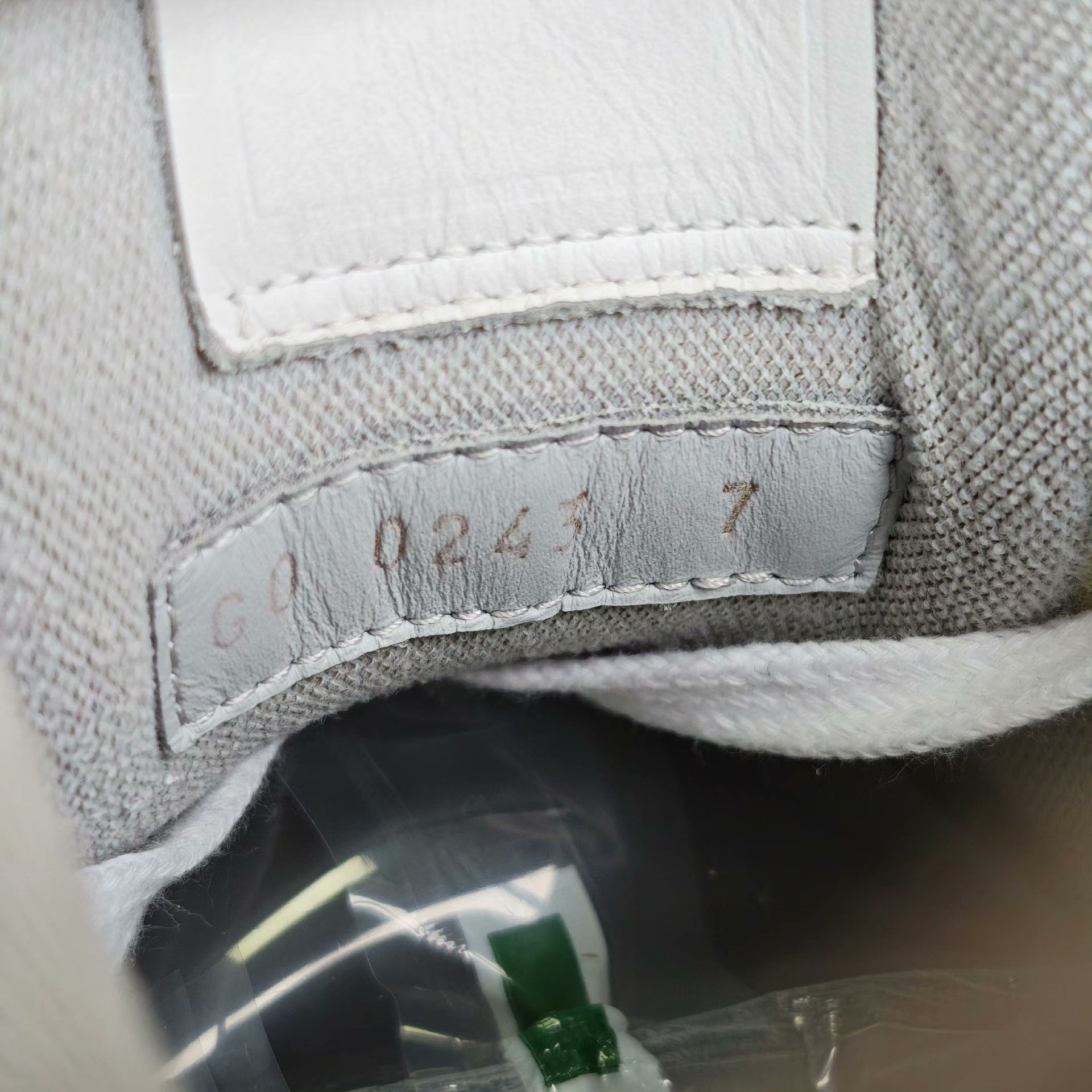 Louis Vuitton Louis Vuitton Training White Lowtop Sneakers 8 Men Size US 8 / EU 41 - 6 Thumbnail