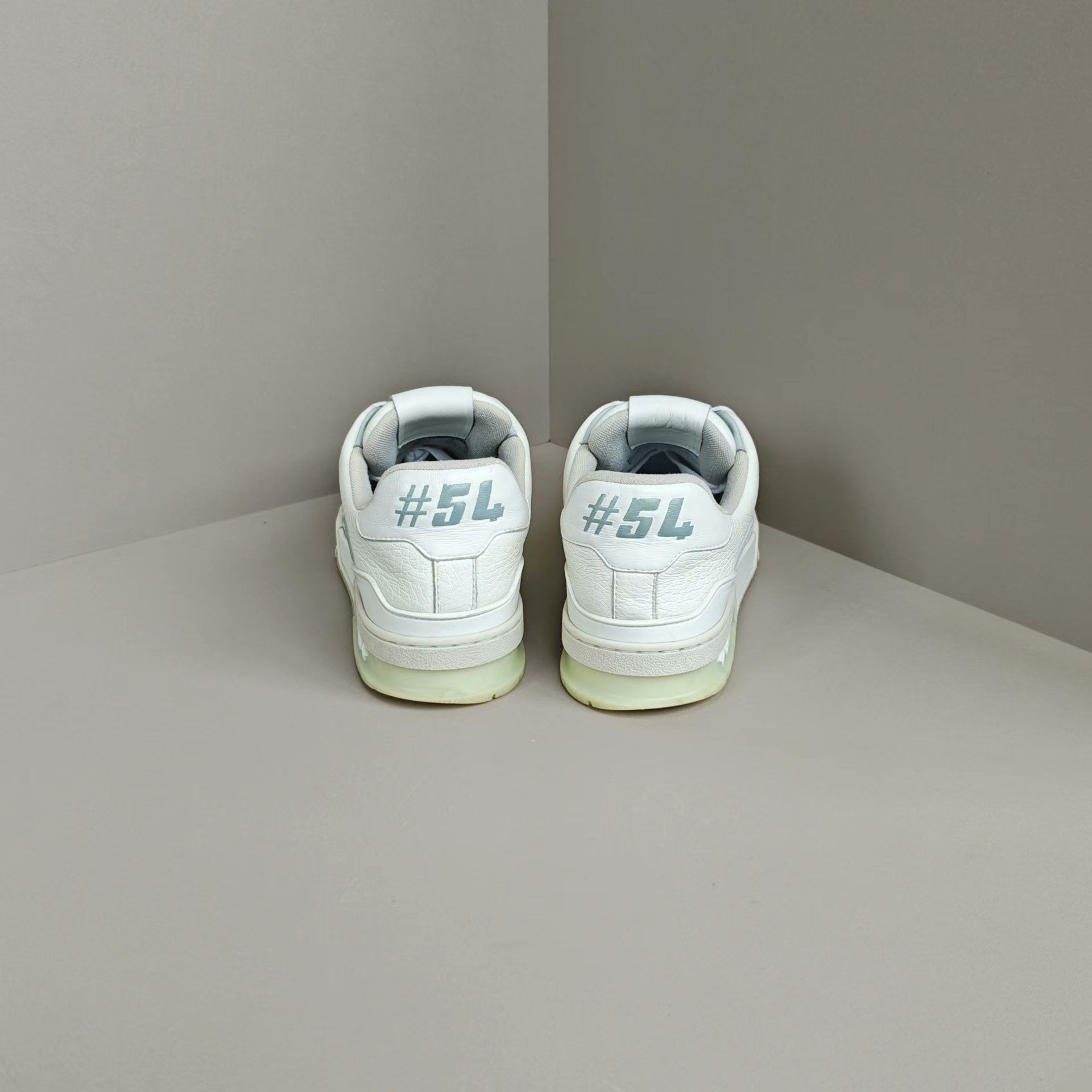 Louis Vuitton Louis Vuitton Training White Lowtop Sneakers 8 Men Size US 8 / EU 41 - 3 Thumbnail