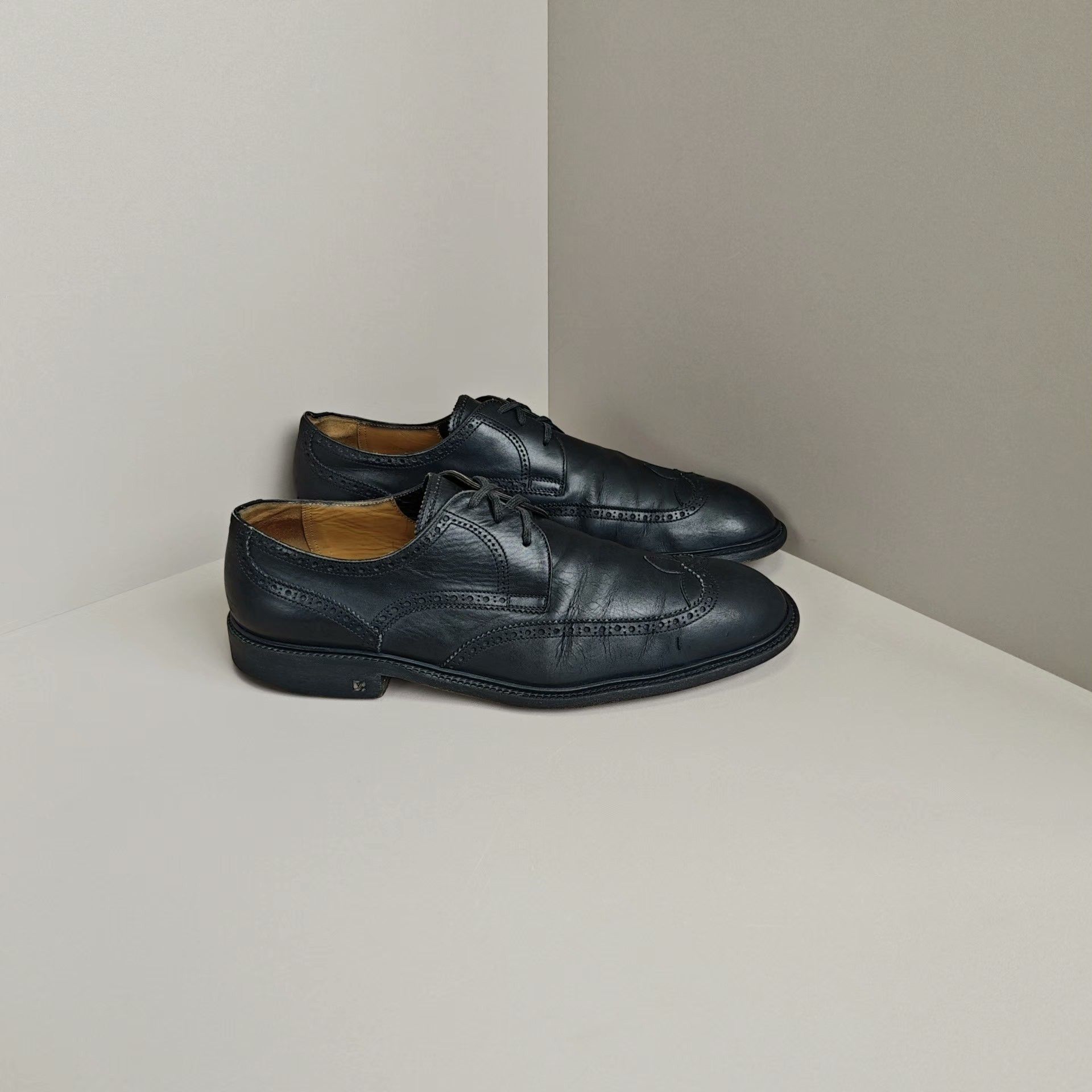 Louis Vuitton Louis Vuitton Lowtop Sneakers 10 Men Size US 10 / EU 43 - 4 Thumbnail