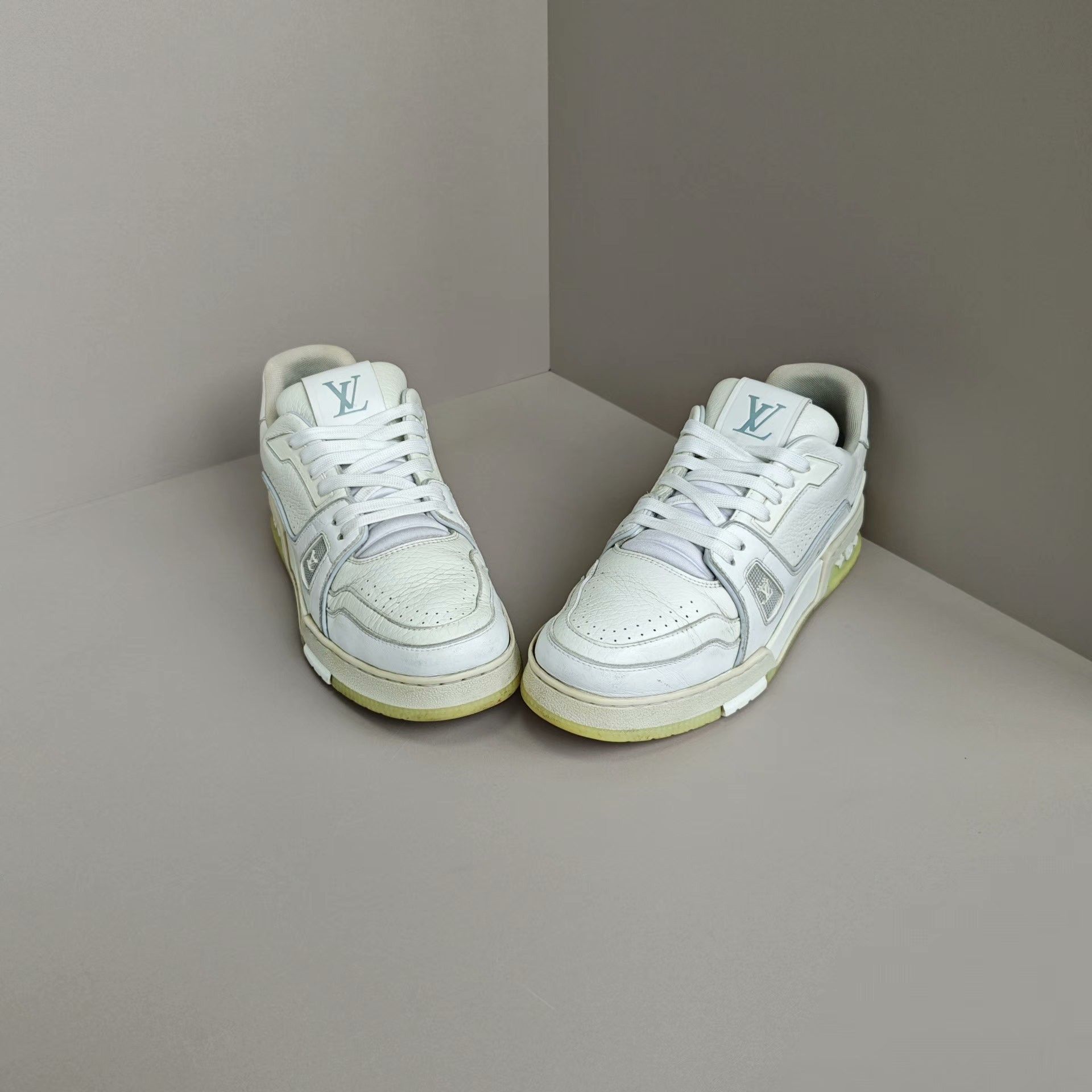Louis Vuitton Louis Vuitton Training Lowtop Sneakers 8 Men Size US 8 / EU 41 - 2 Thumbnail