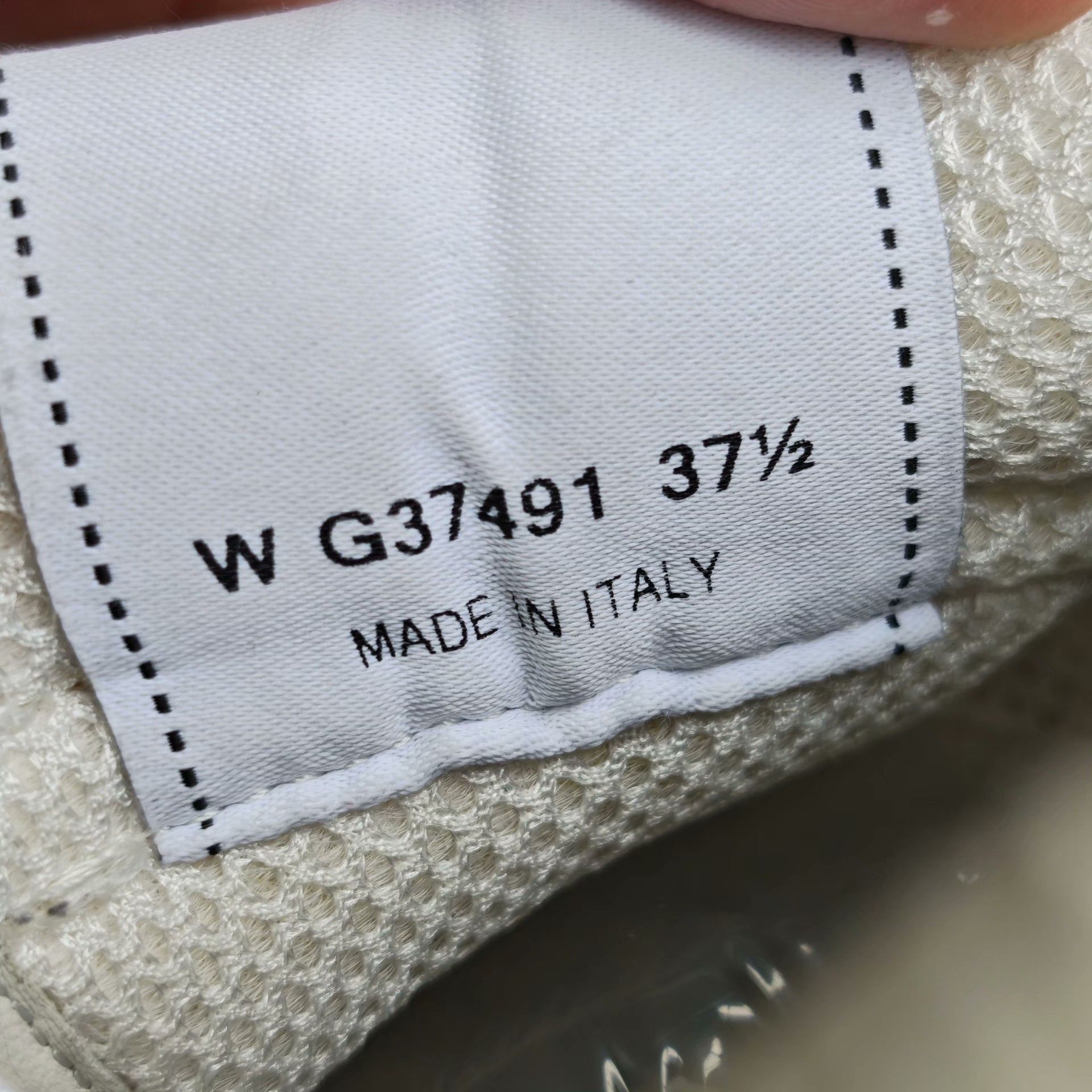 Chanel Chanel Casual Lowtop Sneakers us_7 Women Size US 7 / IT 37 - 6 Thumbnail