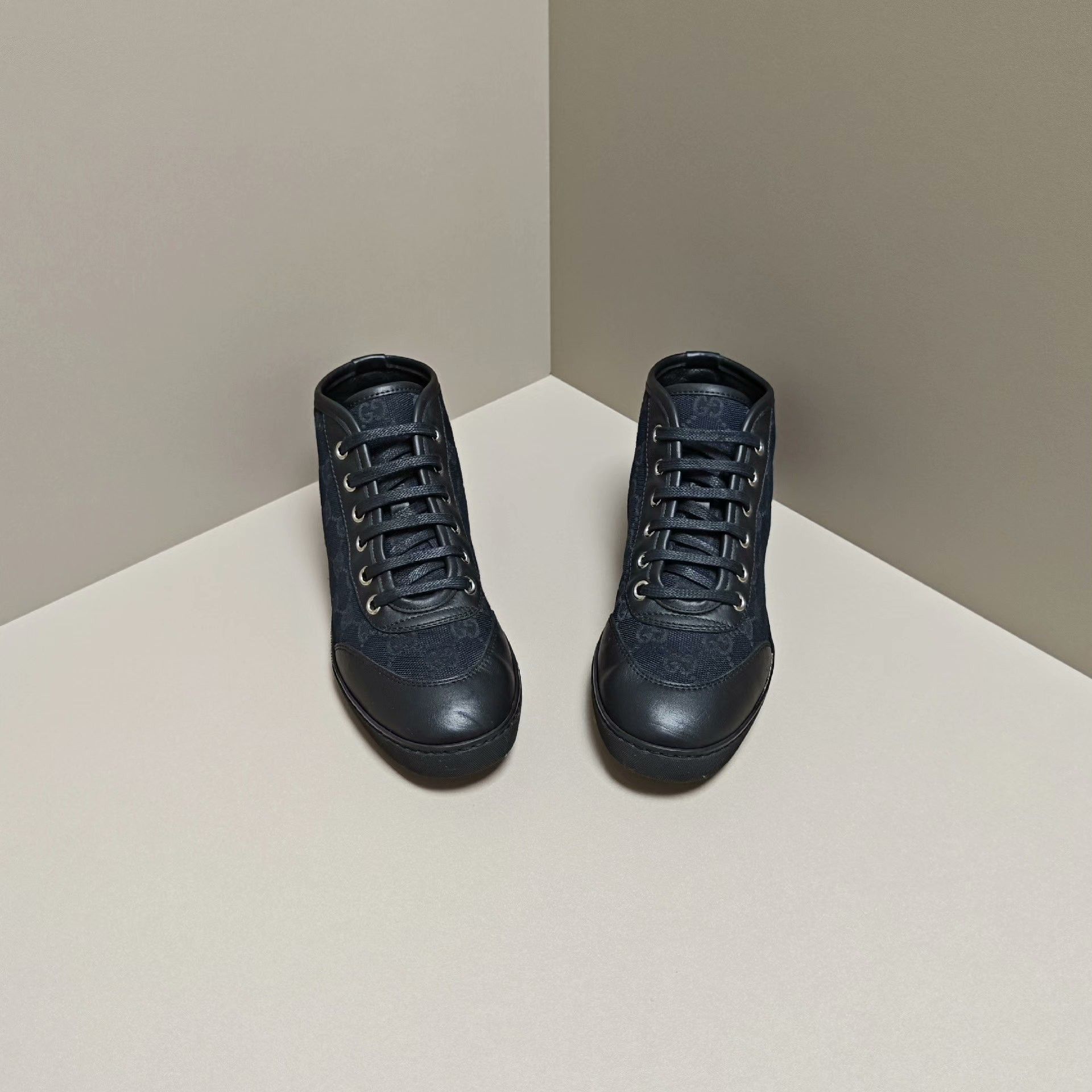 Gucci Gucci Lowtop Sneakers us_5 Women Size US 5 / IT 35 - 2 Thumbnail