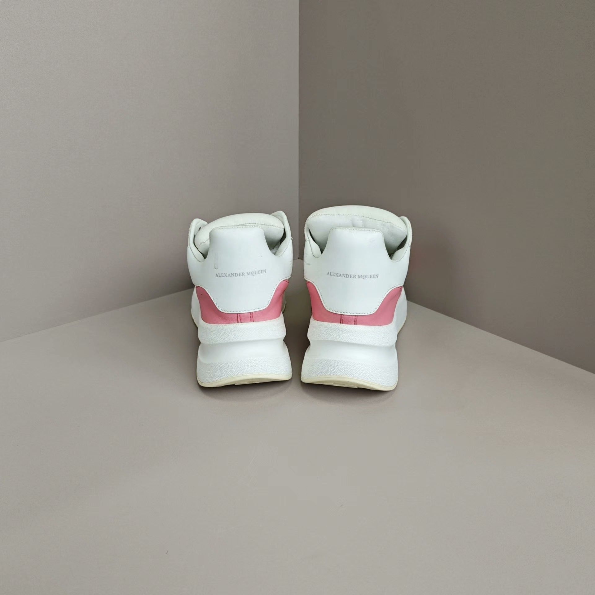 Alexander McQueen Alexander McQueen Running Lowtop Sneakers us_8 Women Size US 8 / IT 38 - 3 Thumbnail