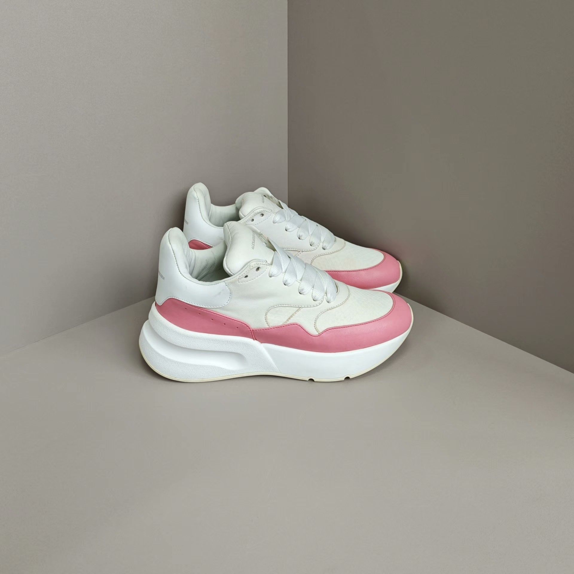 Alexander McQueen Alexander McQueen Running Lowtop Sneakers us_8 Women Size US 8 / IT 38 - 4 Thumbnail