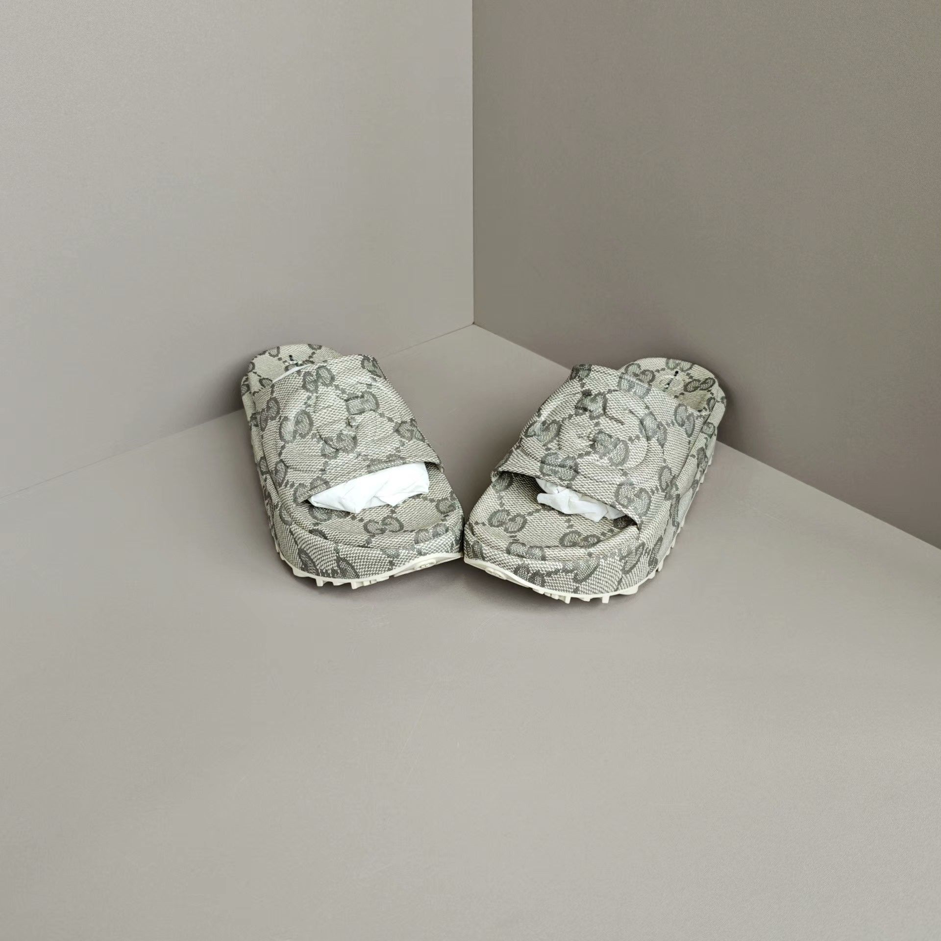 Gucci Gucci Sandals us_5 Women Size US 5 / IT 35 - 2 Thumbnail