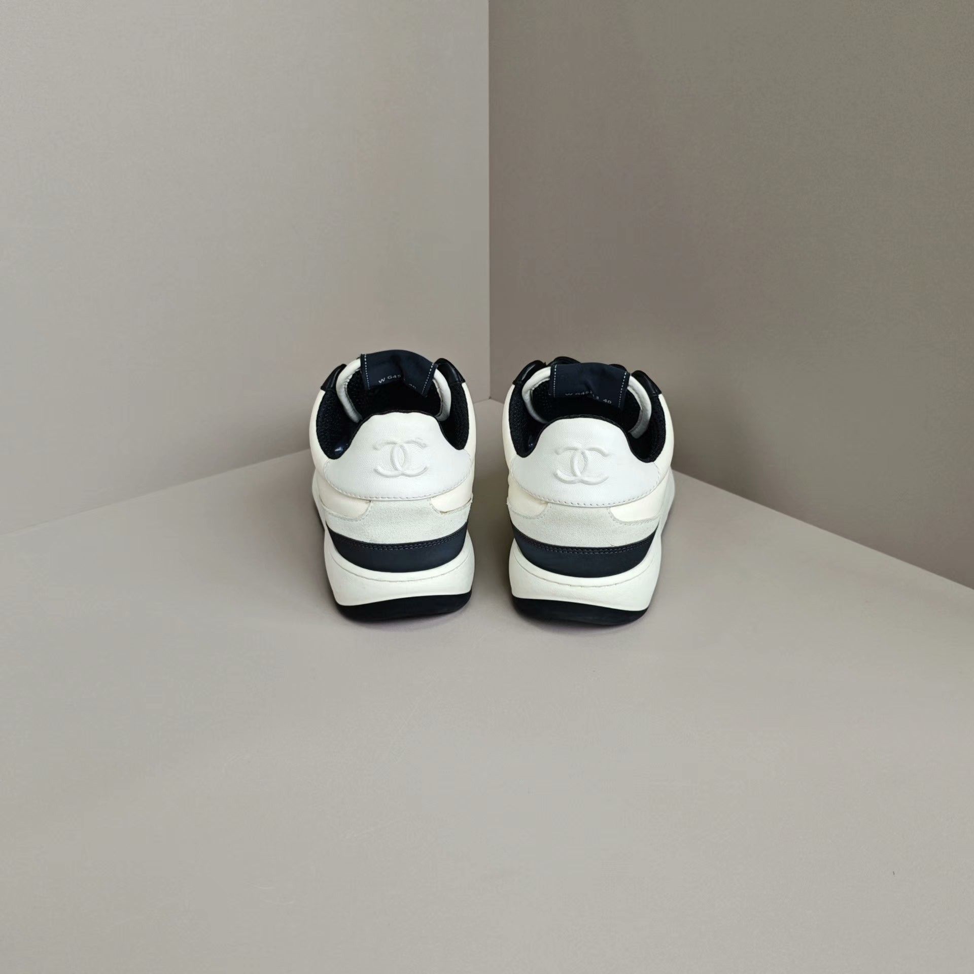 Chanel Chanel Silver Lowtop Sneakers 7 Men Size US 7 / EU 40 - 3 Thumbnail