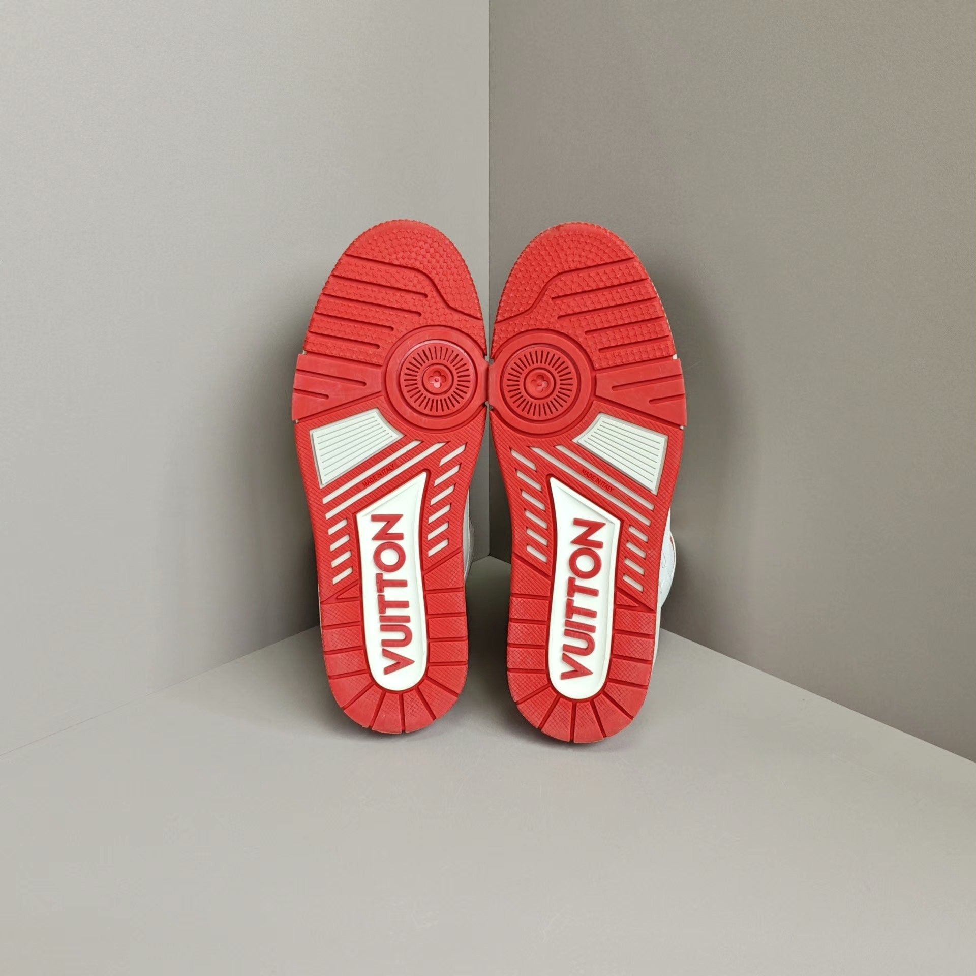 Louis Vuitton Louis Vuitton Training Red Lowtop Sneakers us_9 Women Size US 9 / IT 39 - 5 Thumbnail