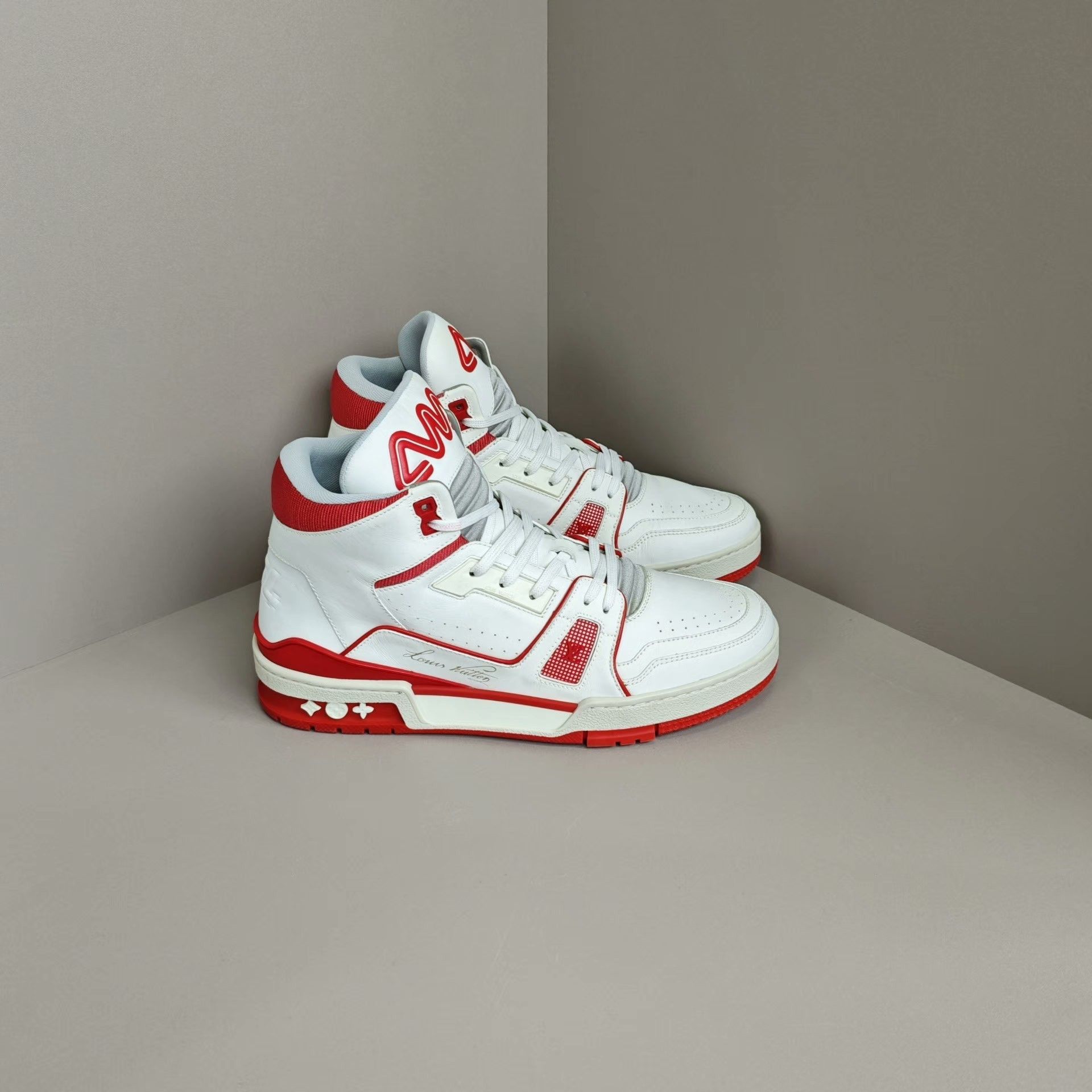 Louis Vuitton Louis Vuitton Training Red Lowtop Sneakers us_9 Women Size US 9 / IT 39 - 4 Thumbnail
