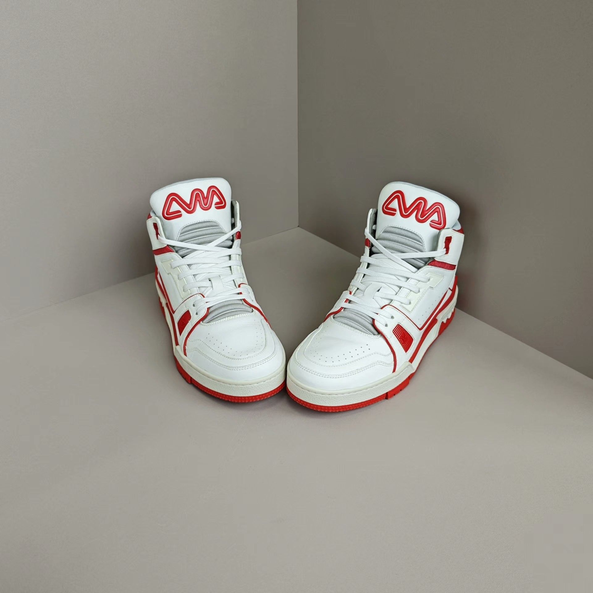 Louis Vuitton Louis Vuitton Training Red Lowtop Sneakers us_9 Women Size US 9 / IT 39 - 2 Thumbnail