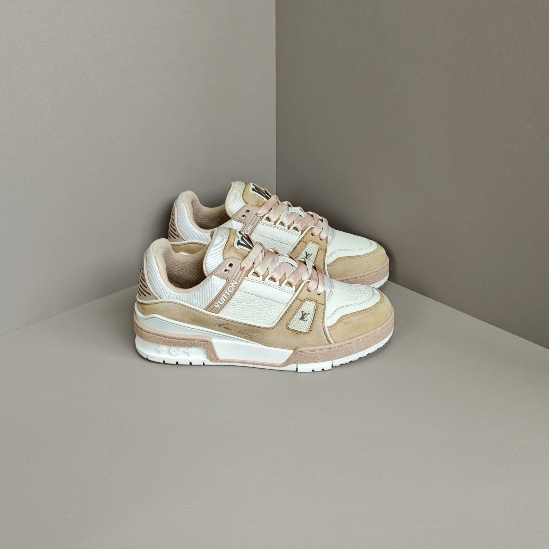 Louis Vuitton Louis Vuitton Training Pink Lowtop Sneakers us_6 Women Size US 6 / IT 36 - 4 Thumbnail