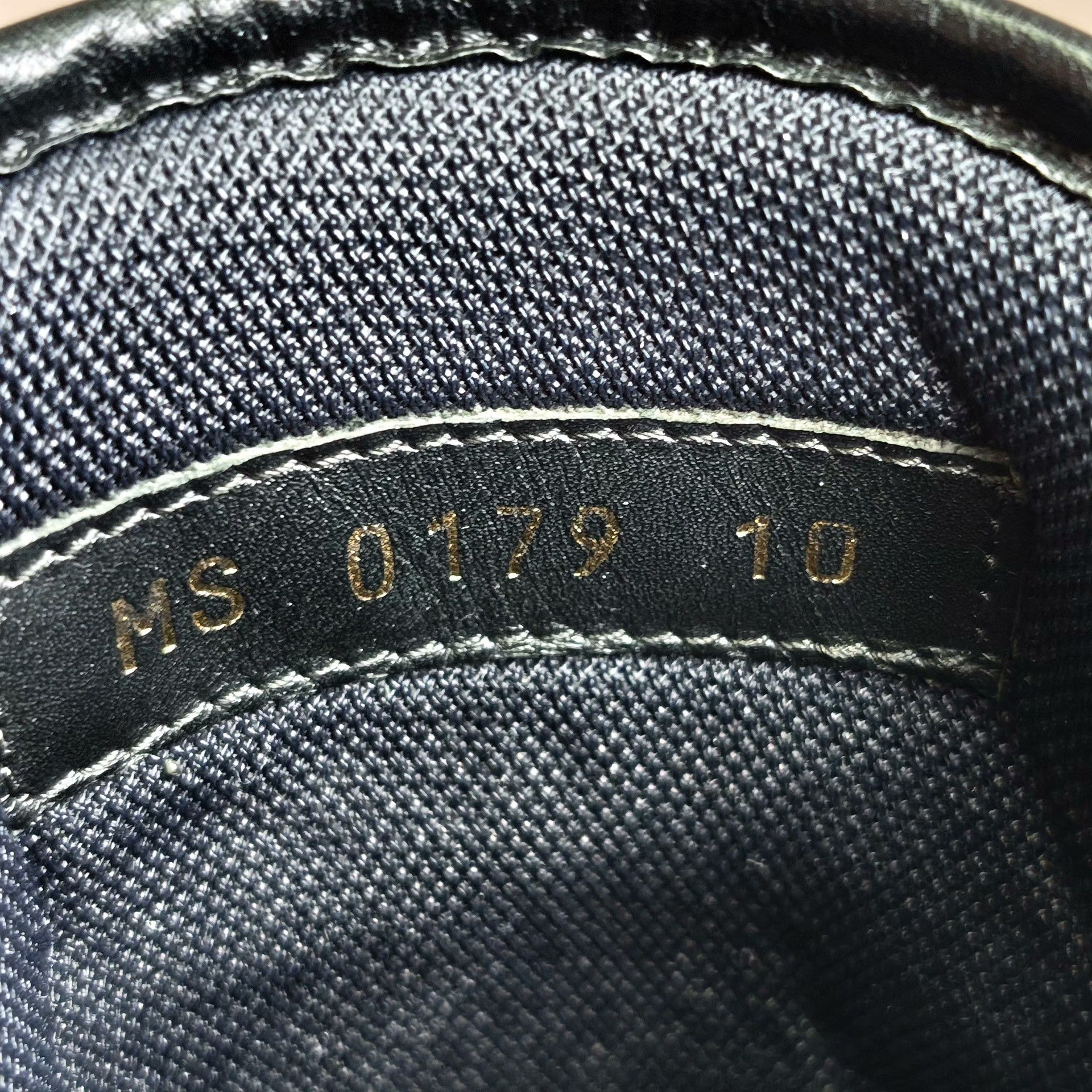 Louis Vuitton Louis Vuitton Hitop Sneakers 11 Men Size US 11 / EU 44 - 6 Thumbnail